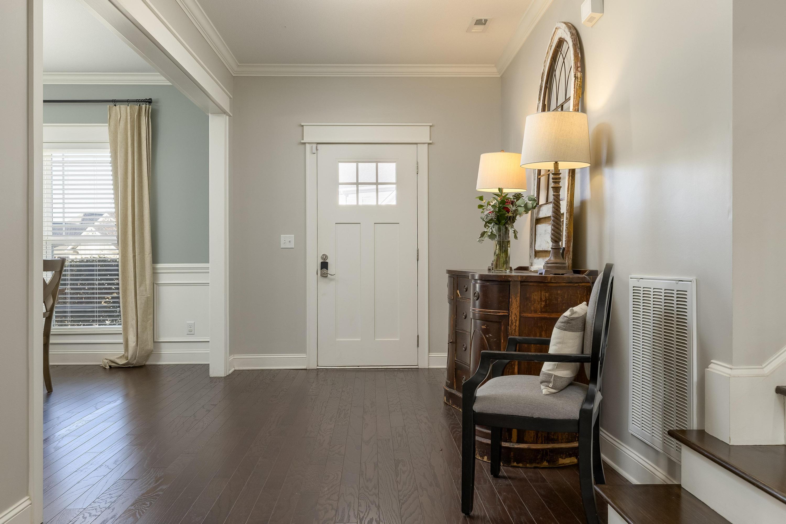 5475 Bungalow Circle