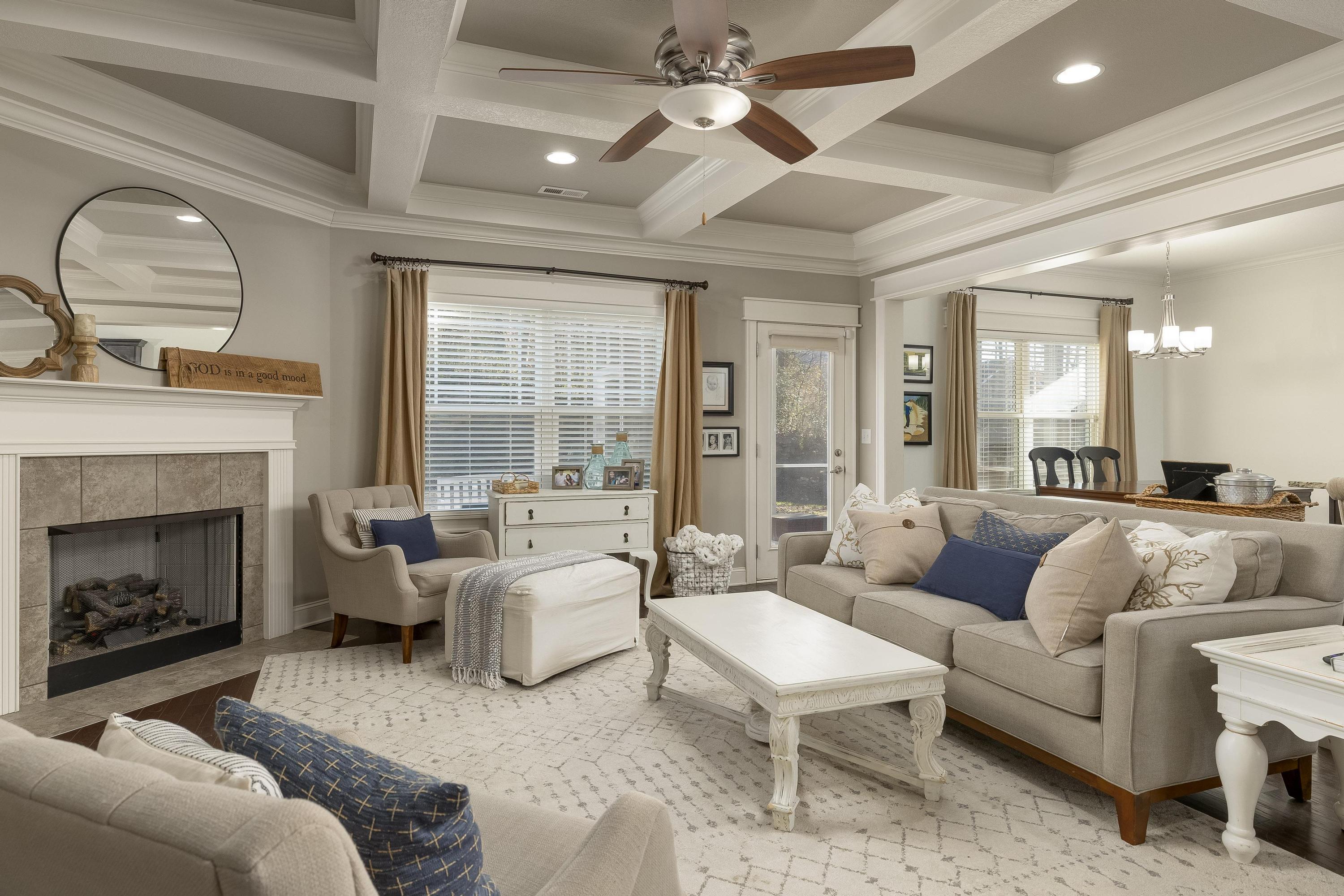 5475 Bungalow Circle