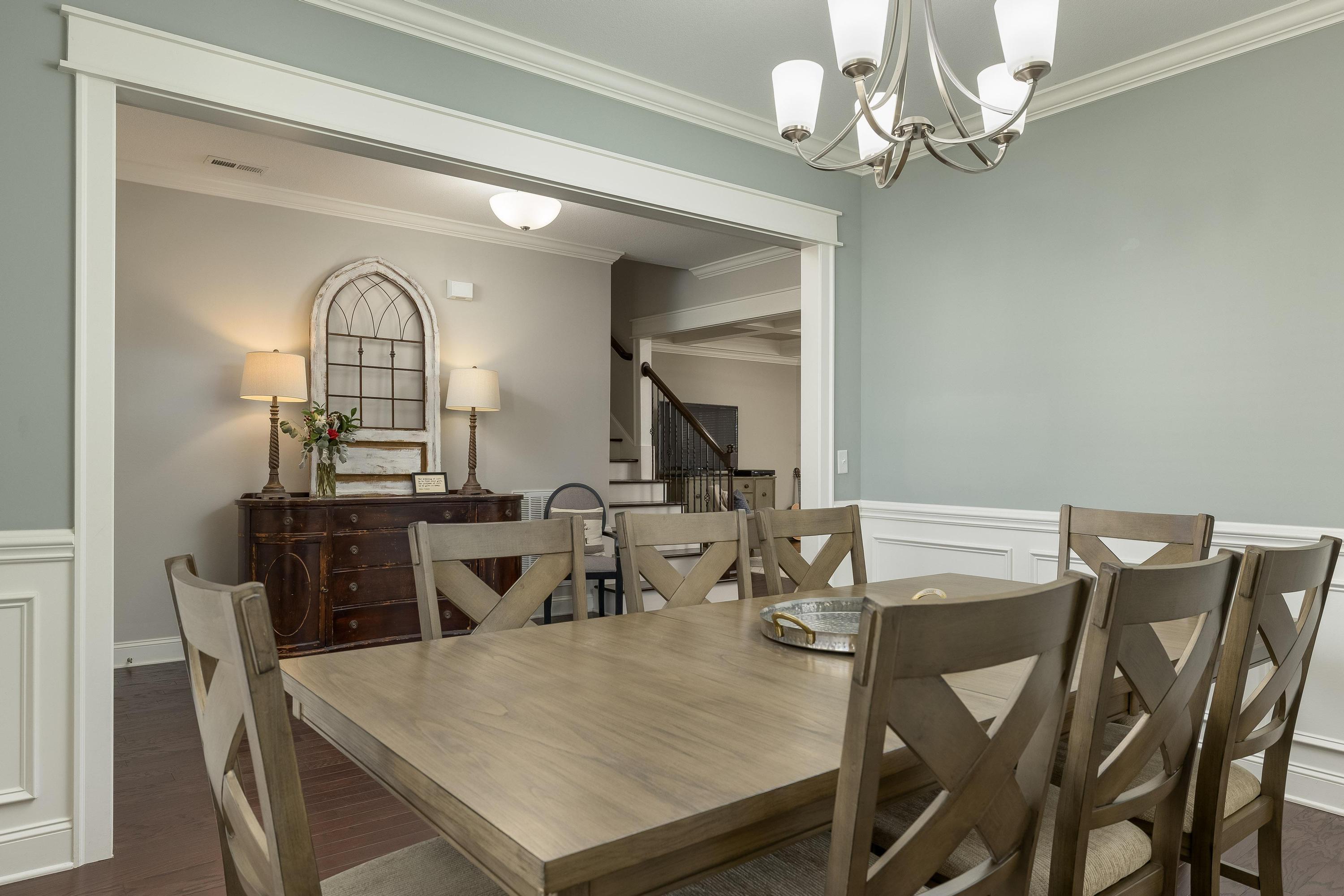 5475 Bungalow Circle