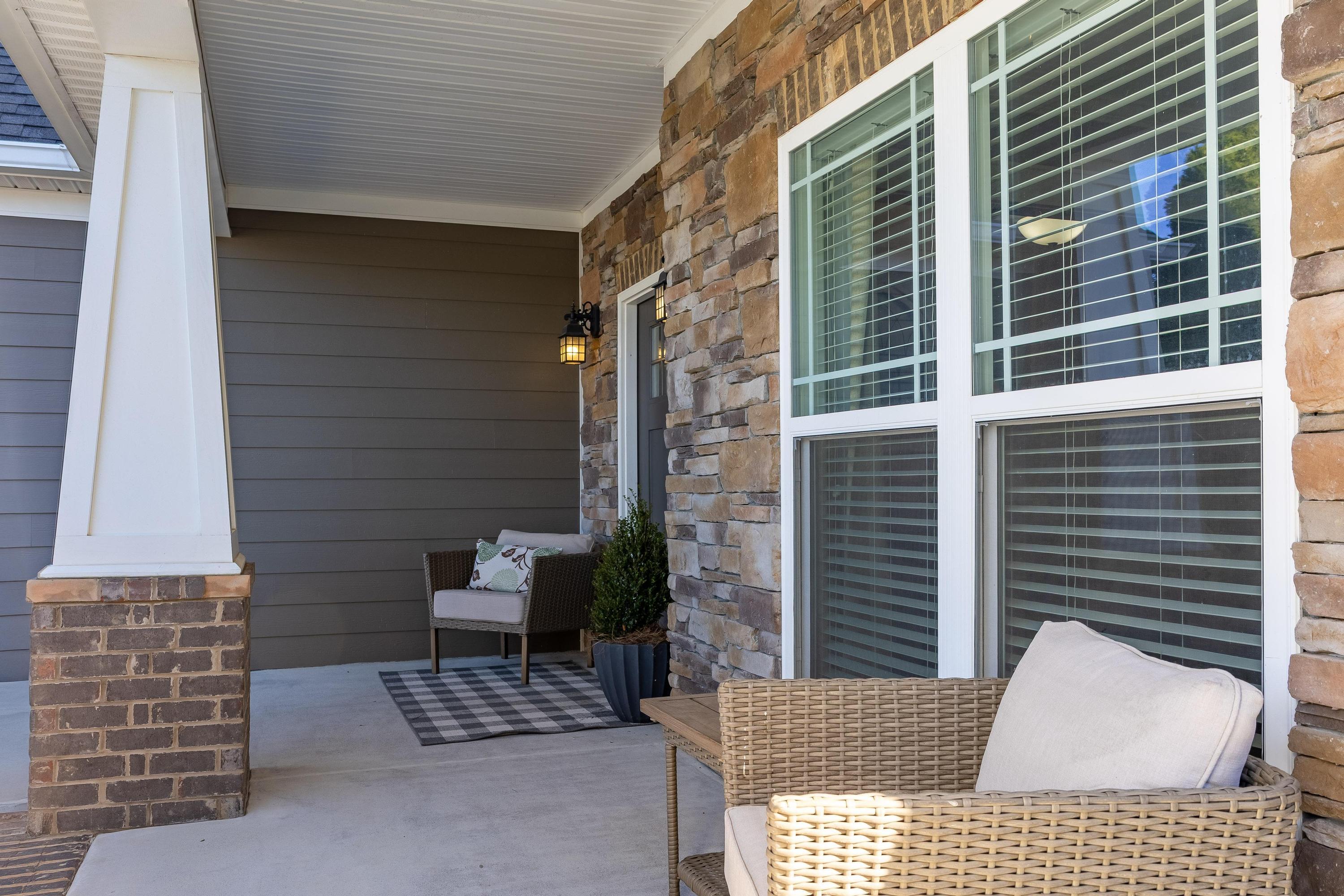 5475 Bungalow Circle