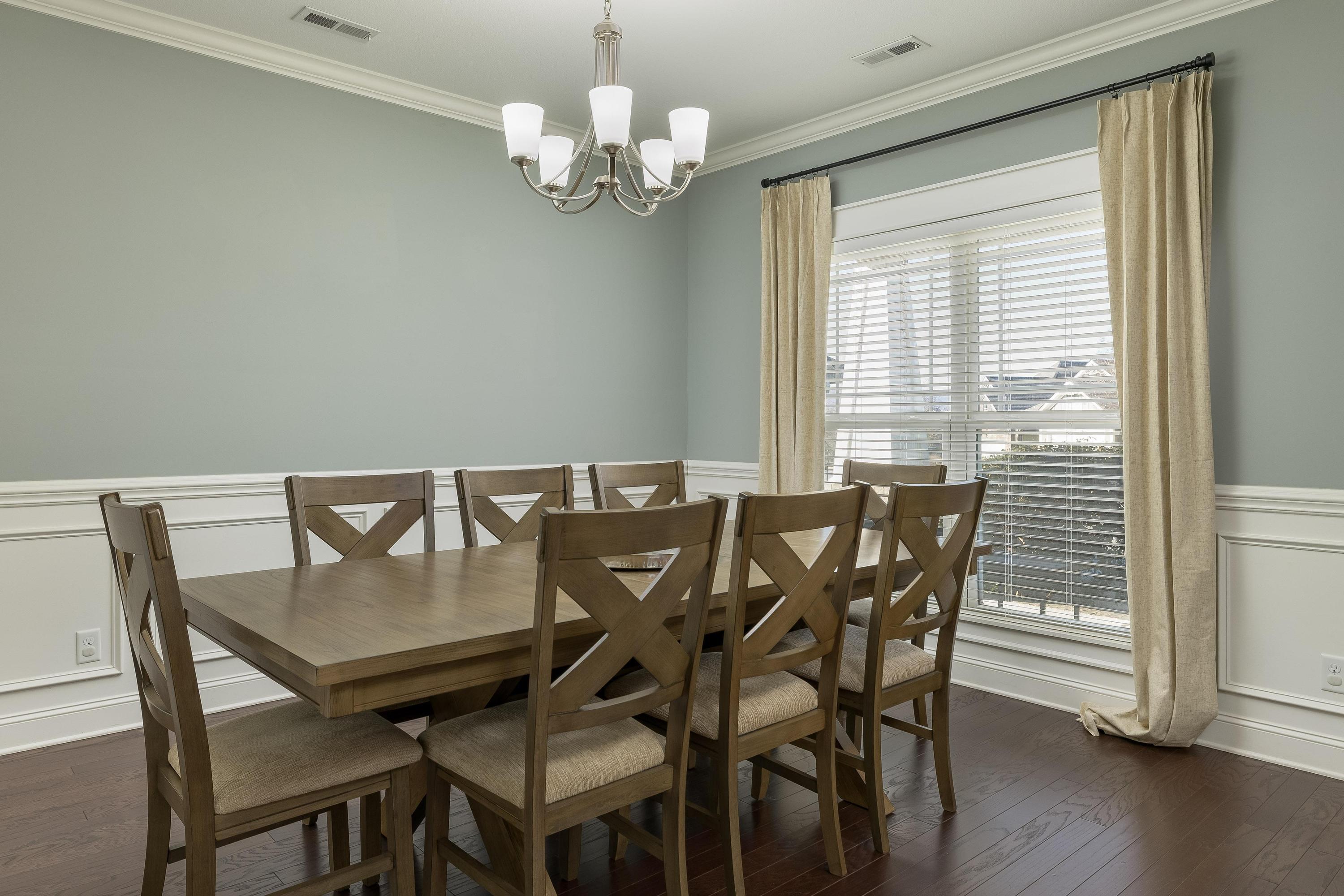 5475 Bungalow Circle