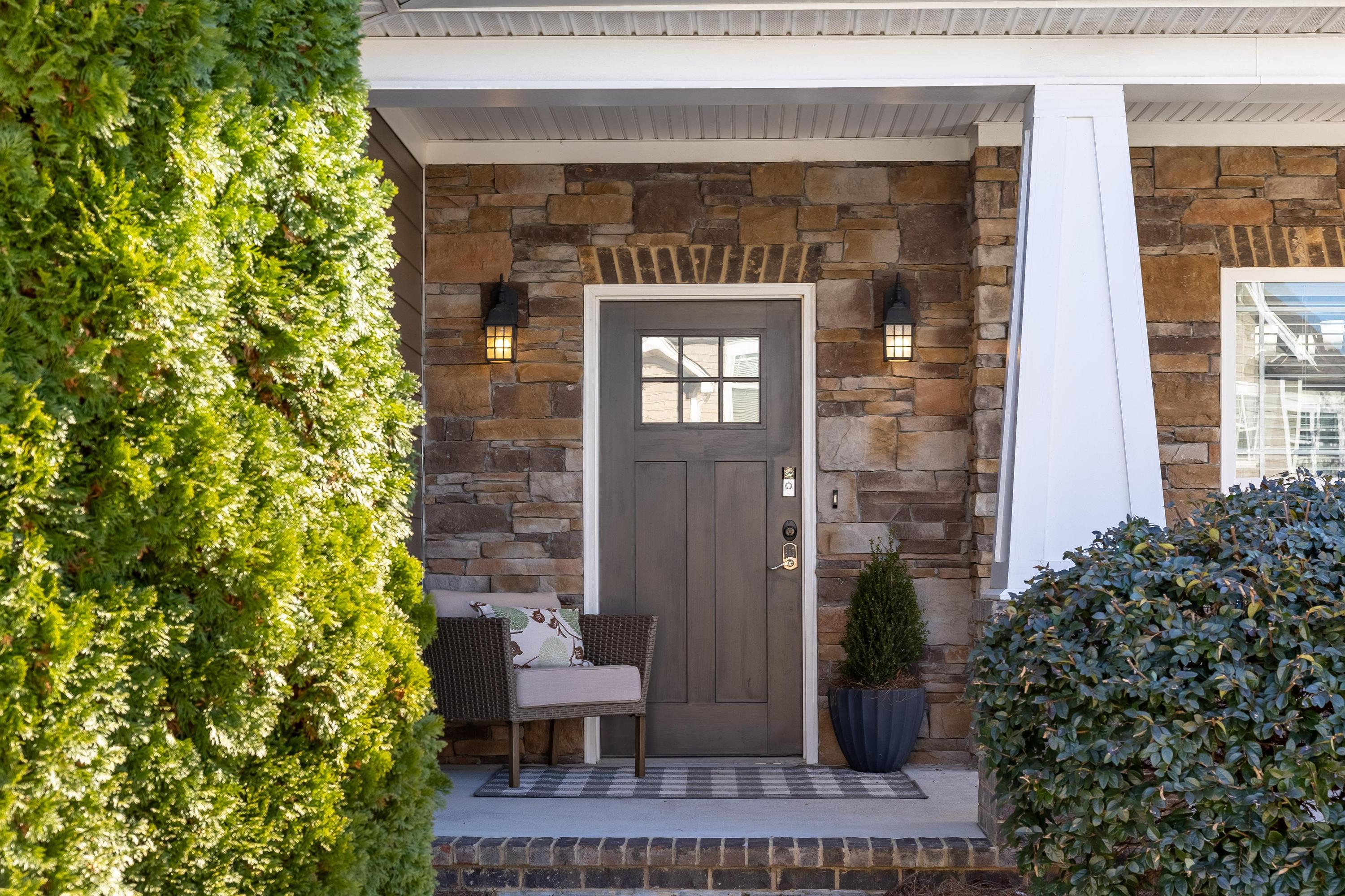 5475 Bungalow Circle