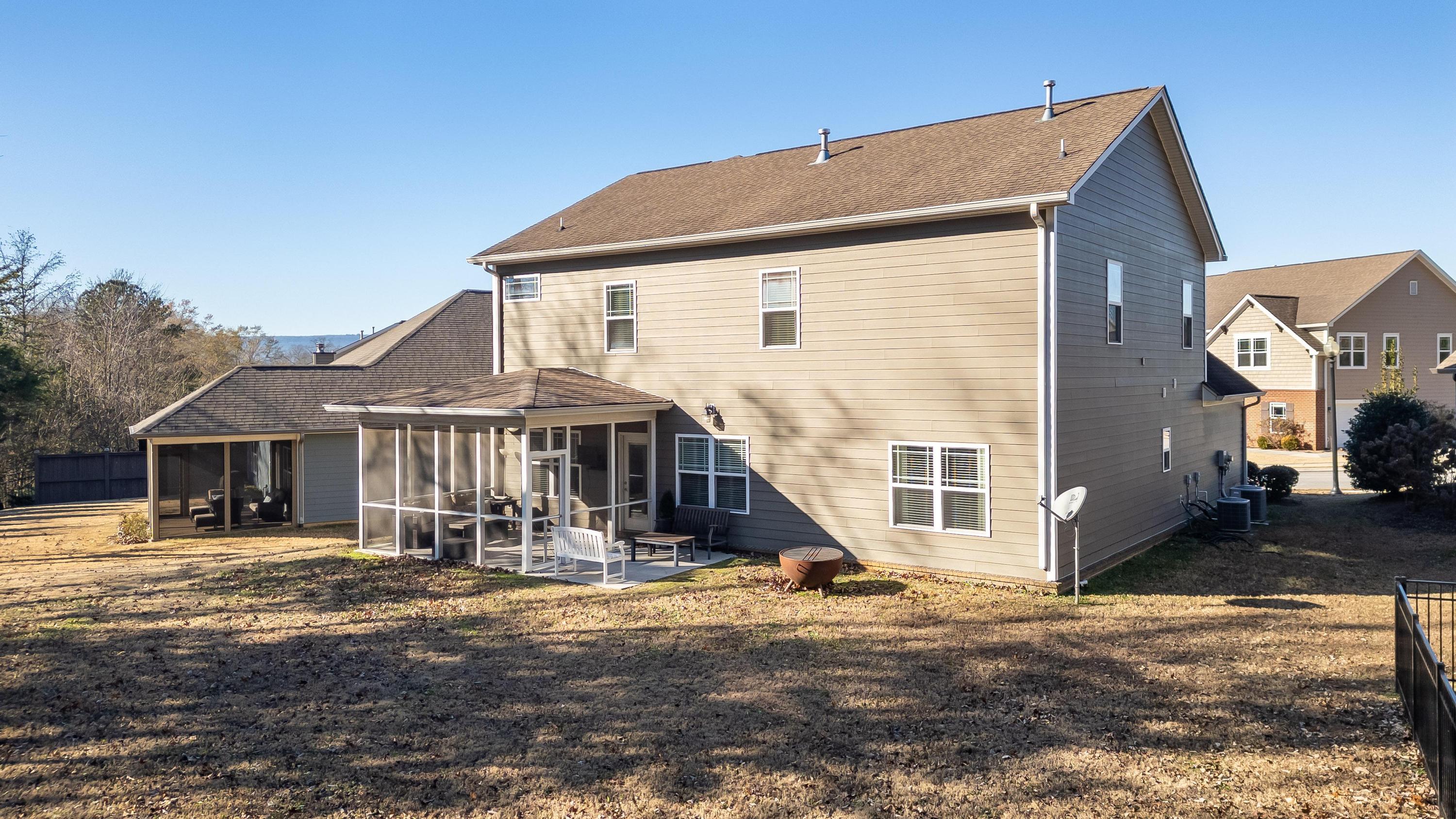 5475 Bungalow Circle