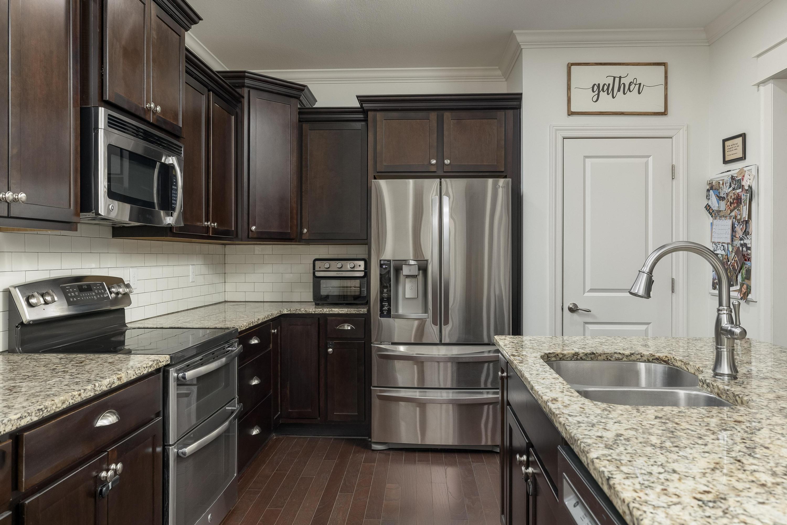 5475 Bungalow Circle