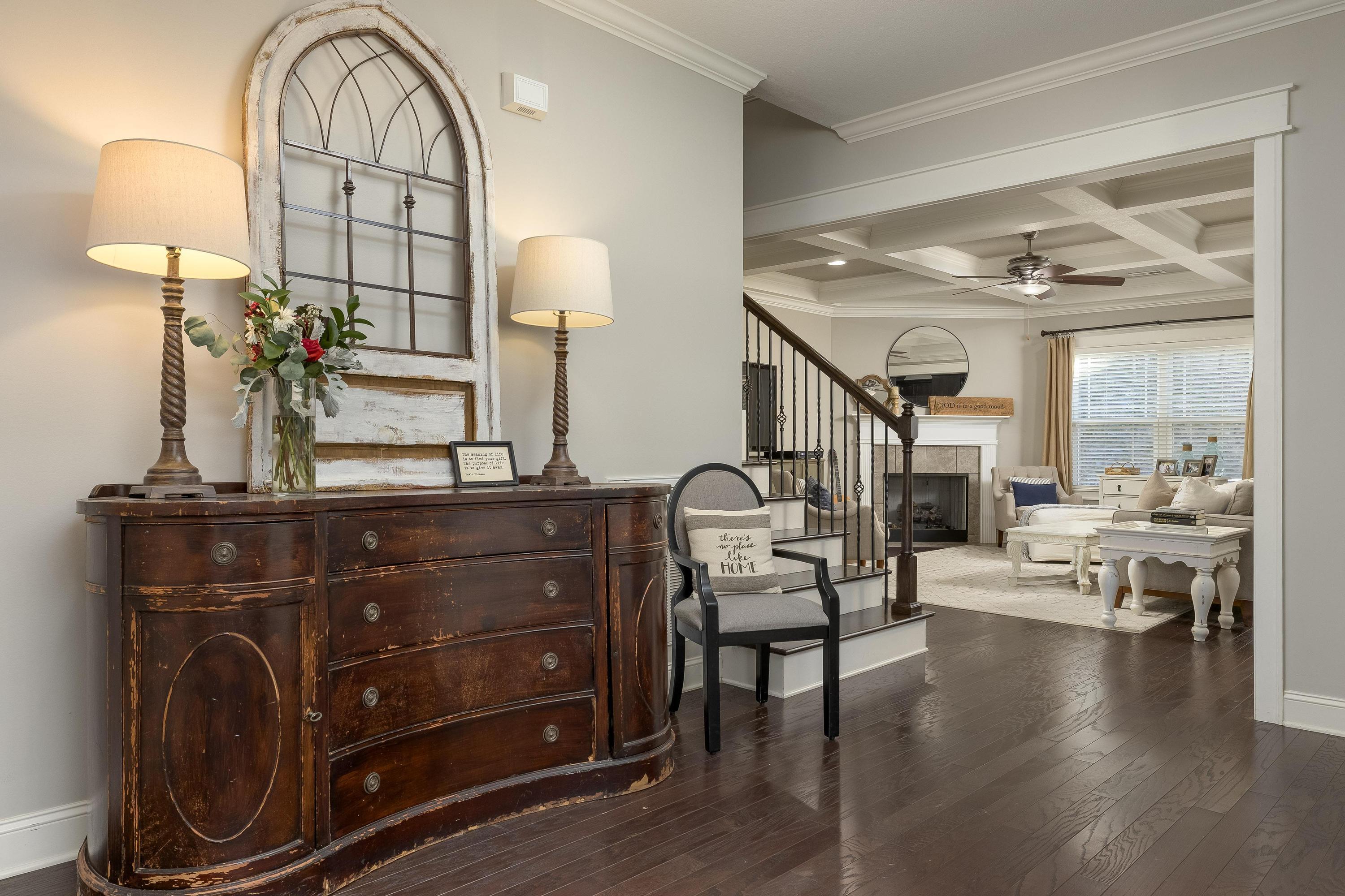 5475 Bungalow Circle