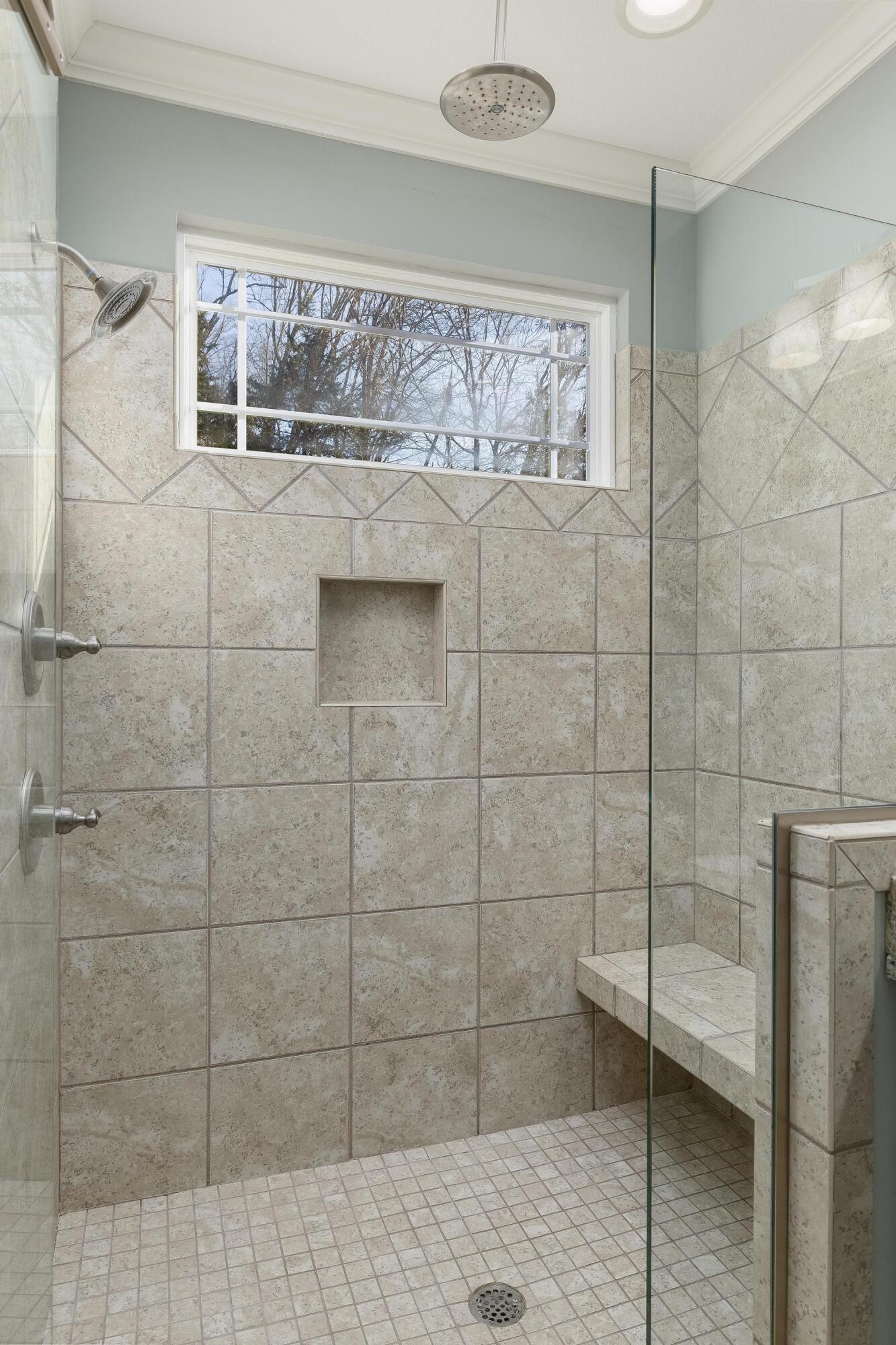 5475 Bungalow Circle