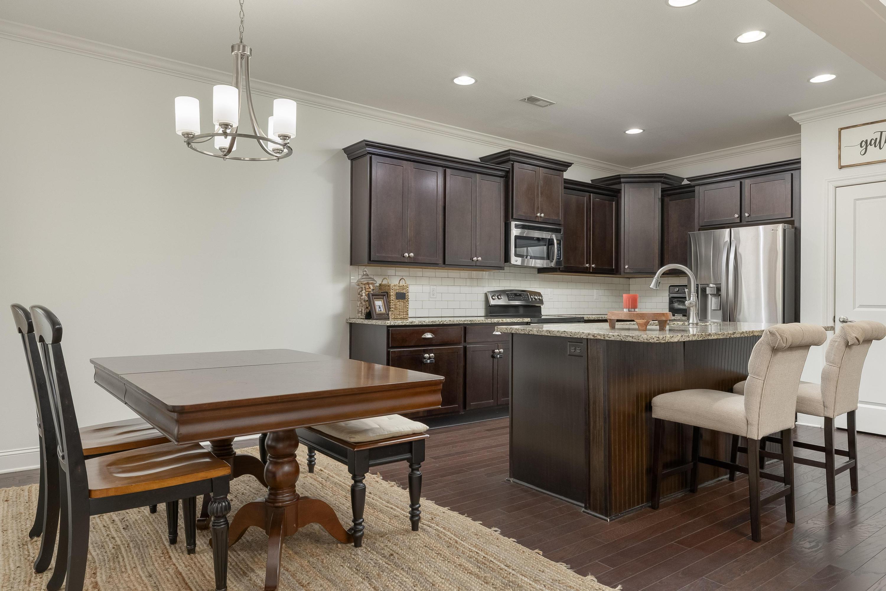 5475 Bungalow Circle