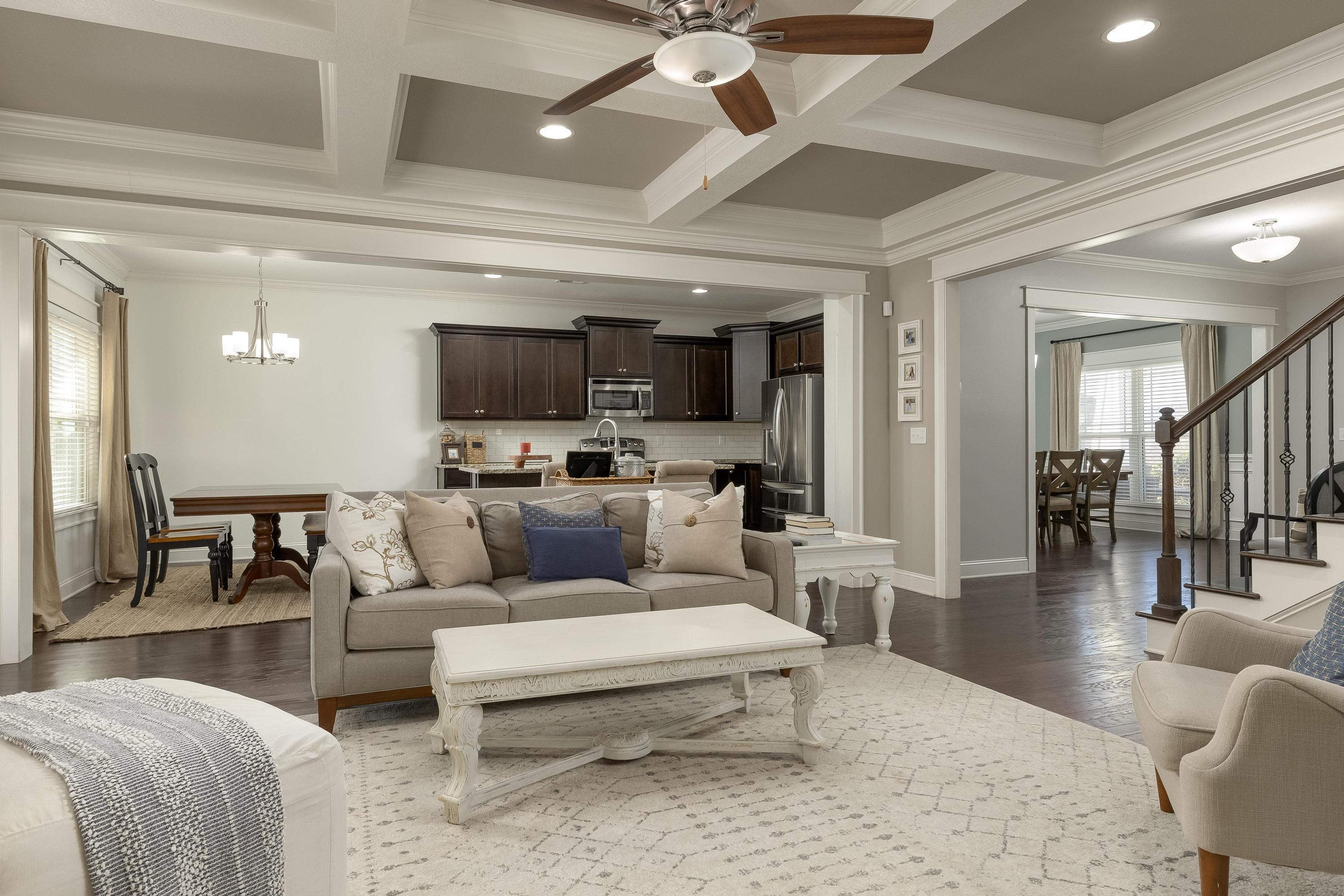 5475 Bungalow Circle