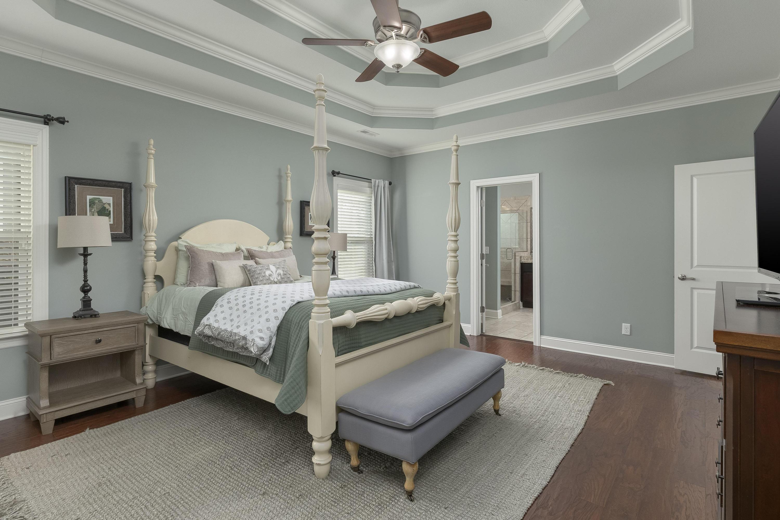 5475 Bungalow Circle