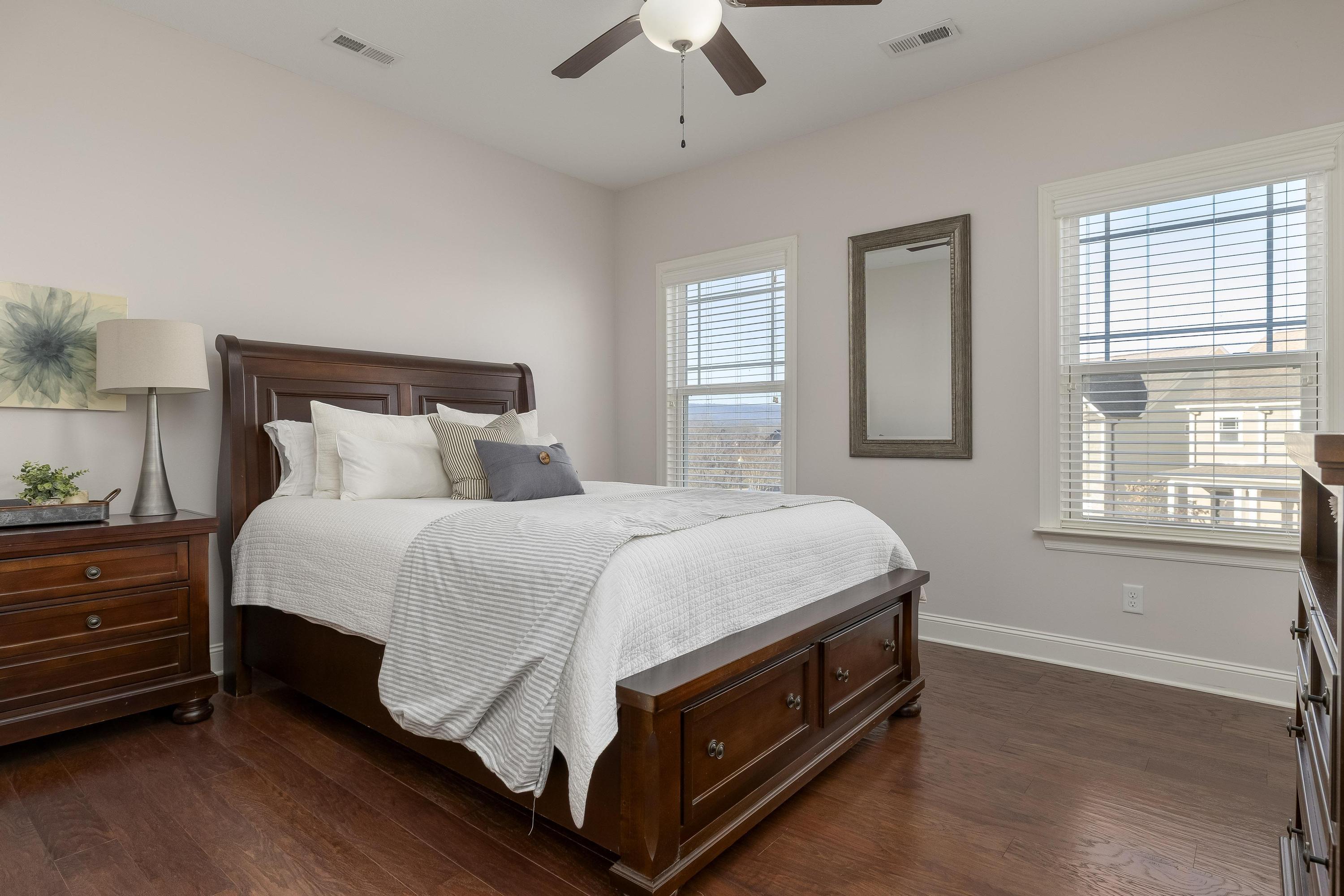 5475 Bungalow Circle