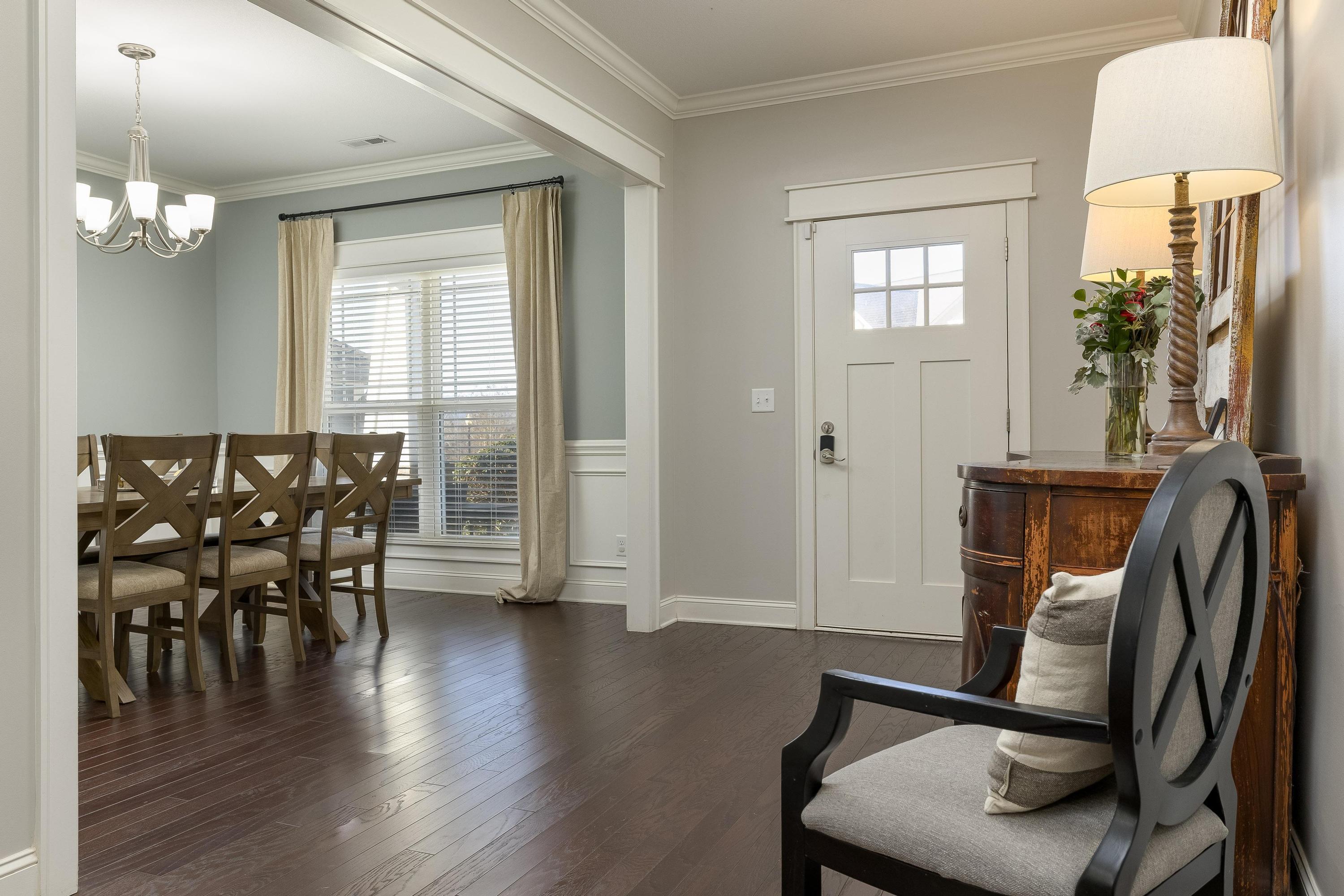 5475 Bungalow Circle