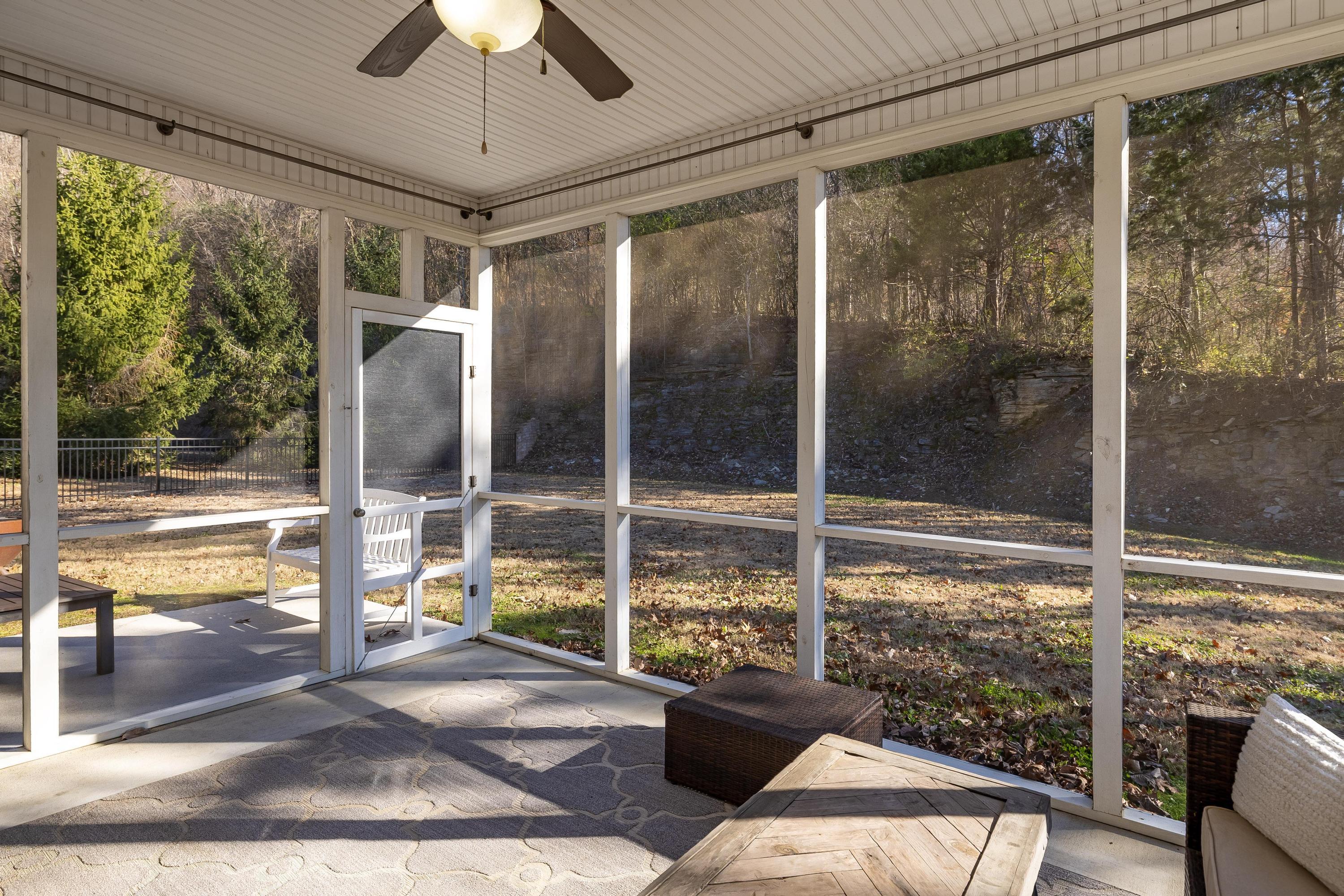 5475 Bungalow Circle