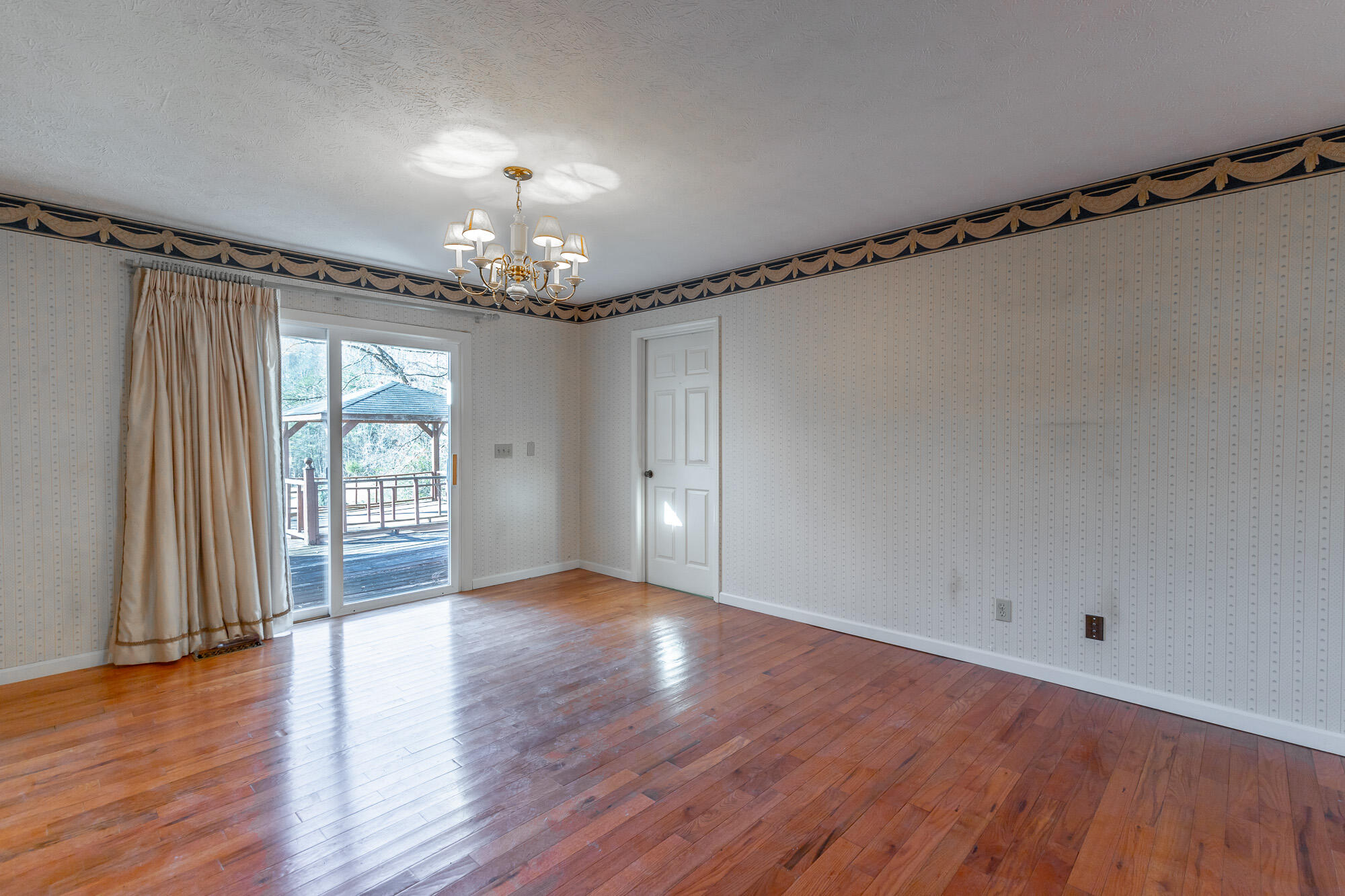 521 Countryside Drive