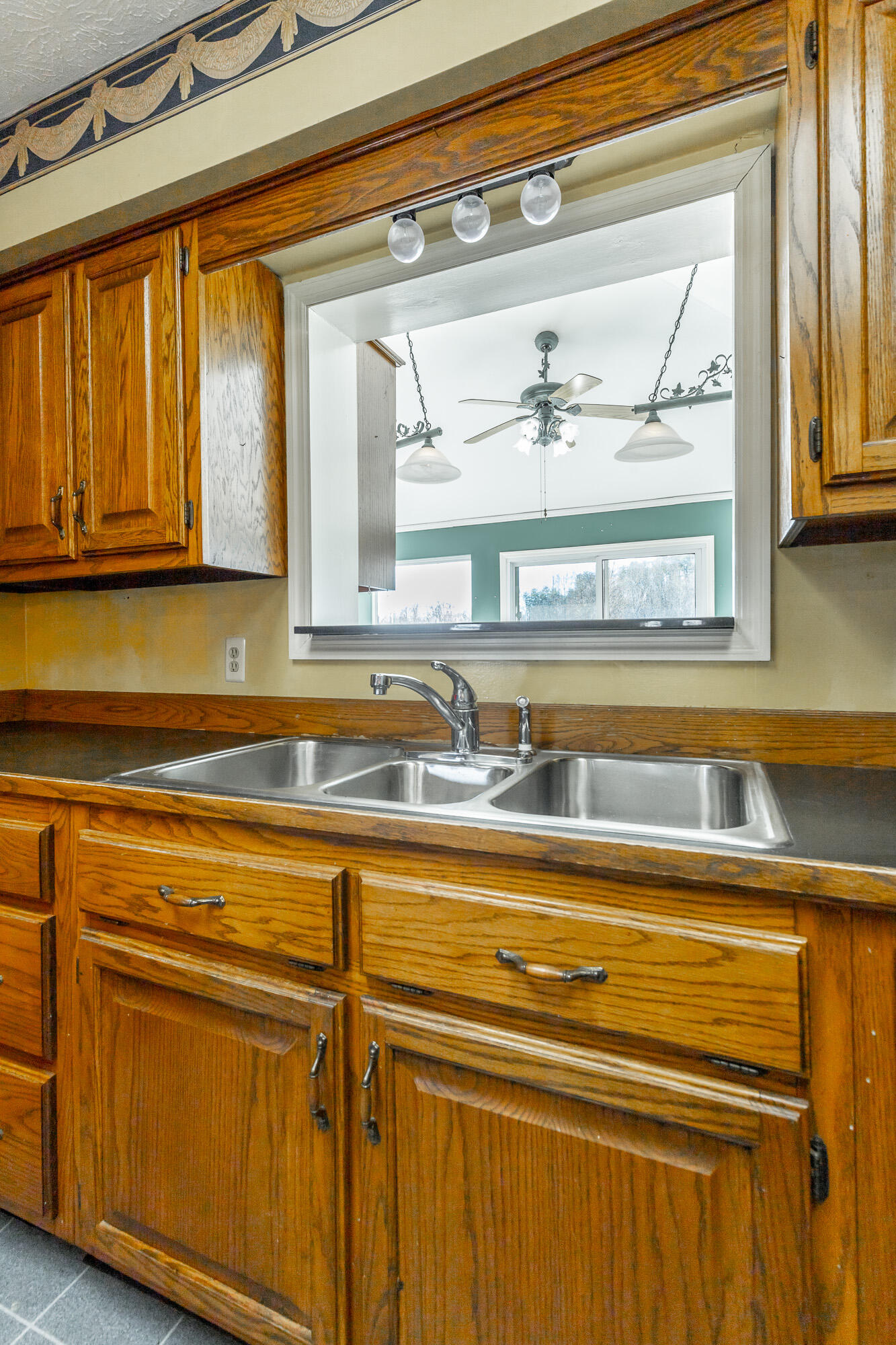 521 Countryside Drive