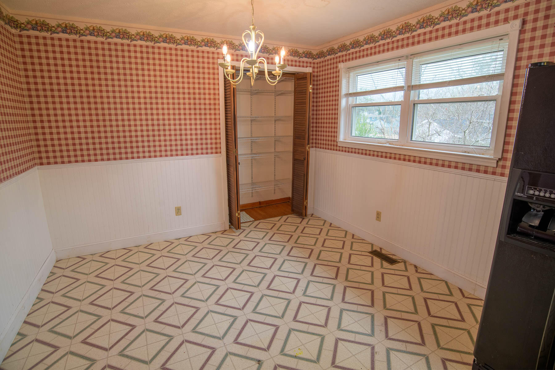 8228 Pine Ridge Road