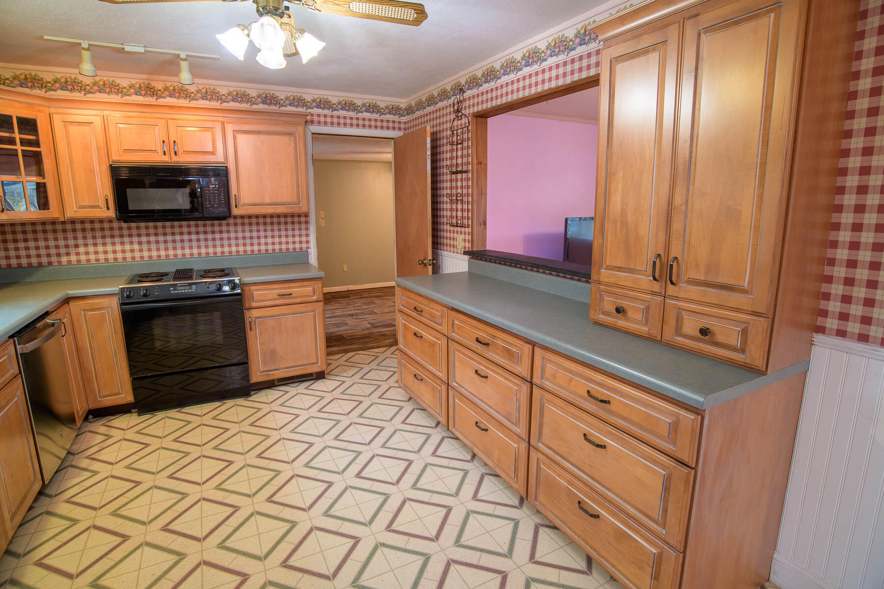 8228 Pine Ridge Road