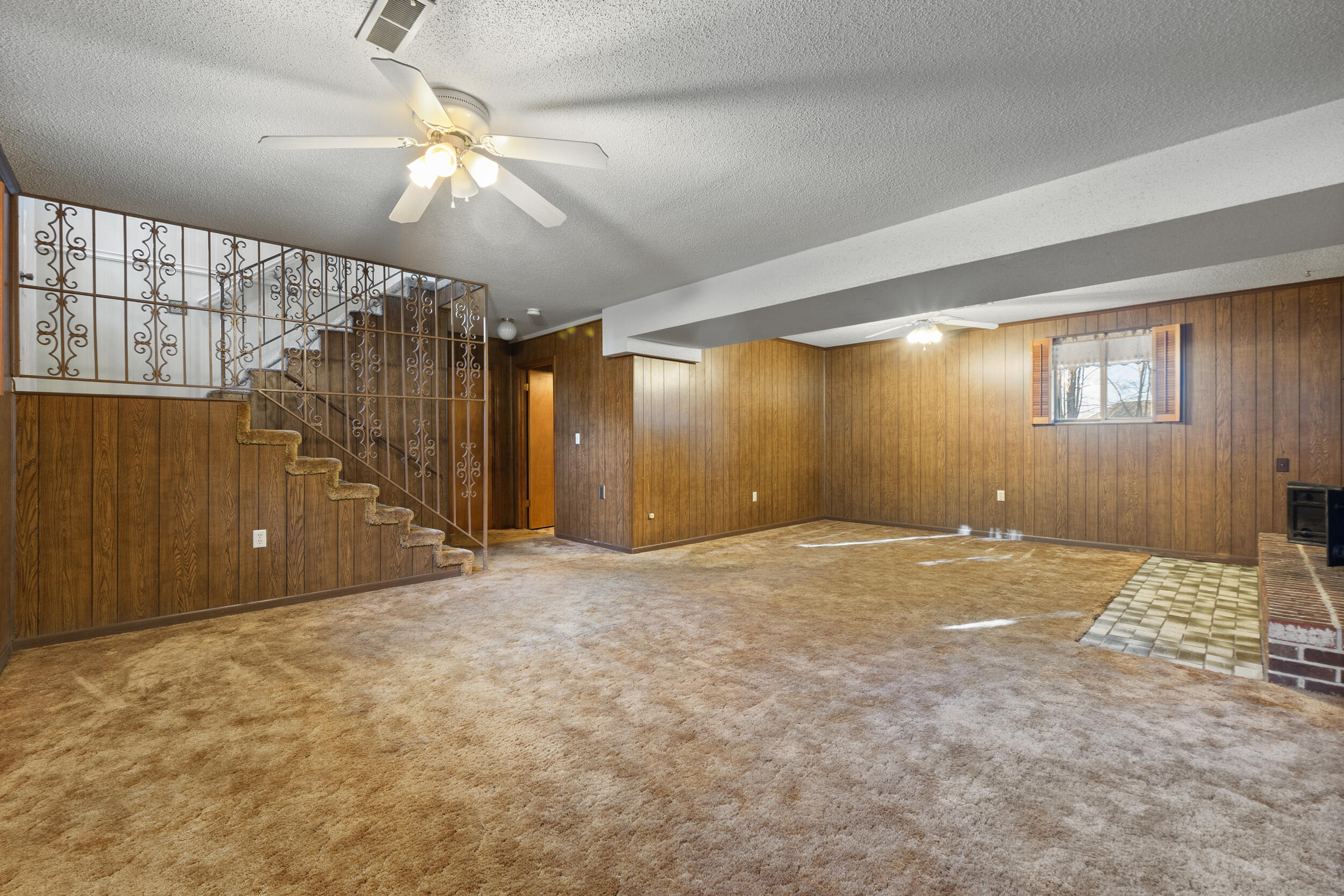 909 Chestnut Wood Lane