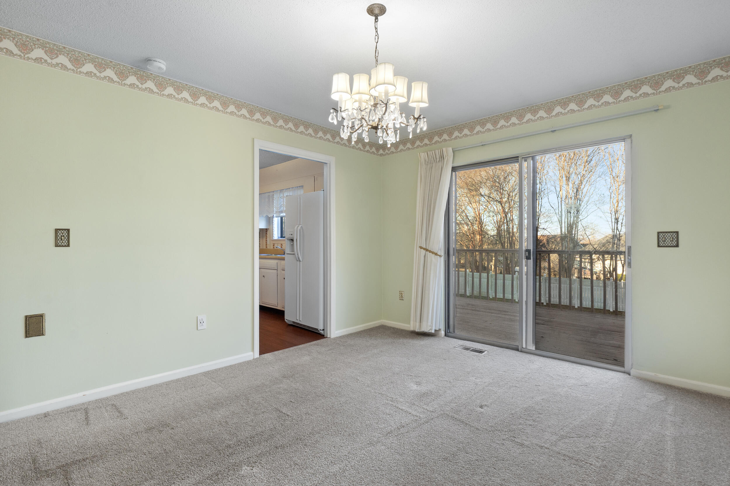 909 Chestnut Wood Lane