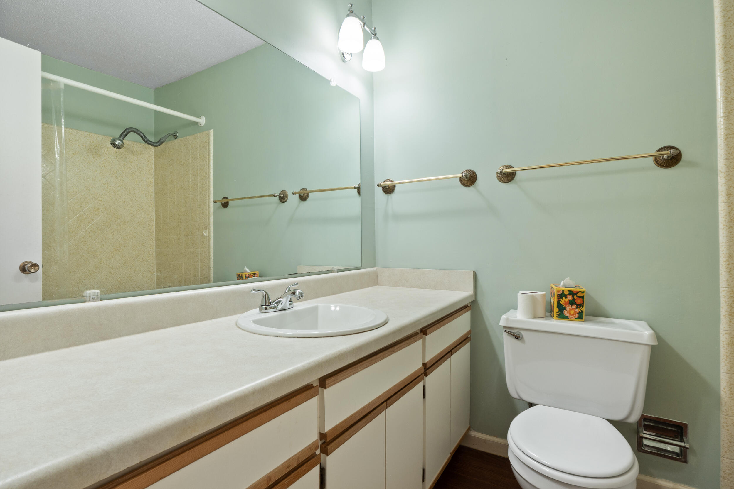 909 Chestnut Wood Lane