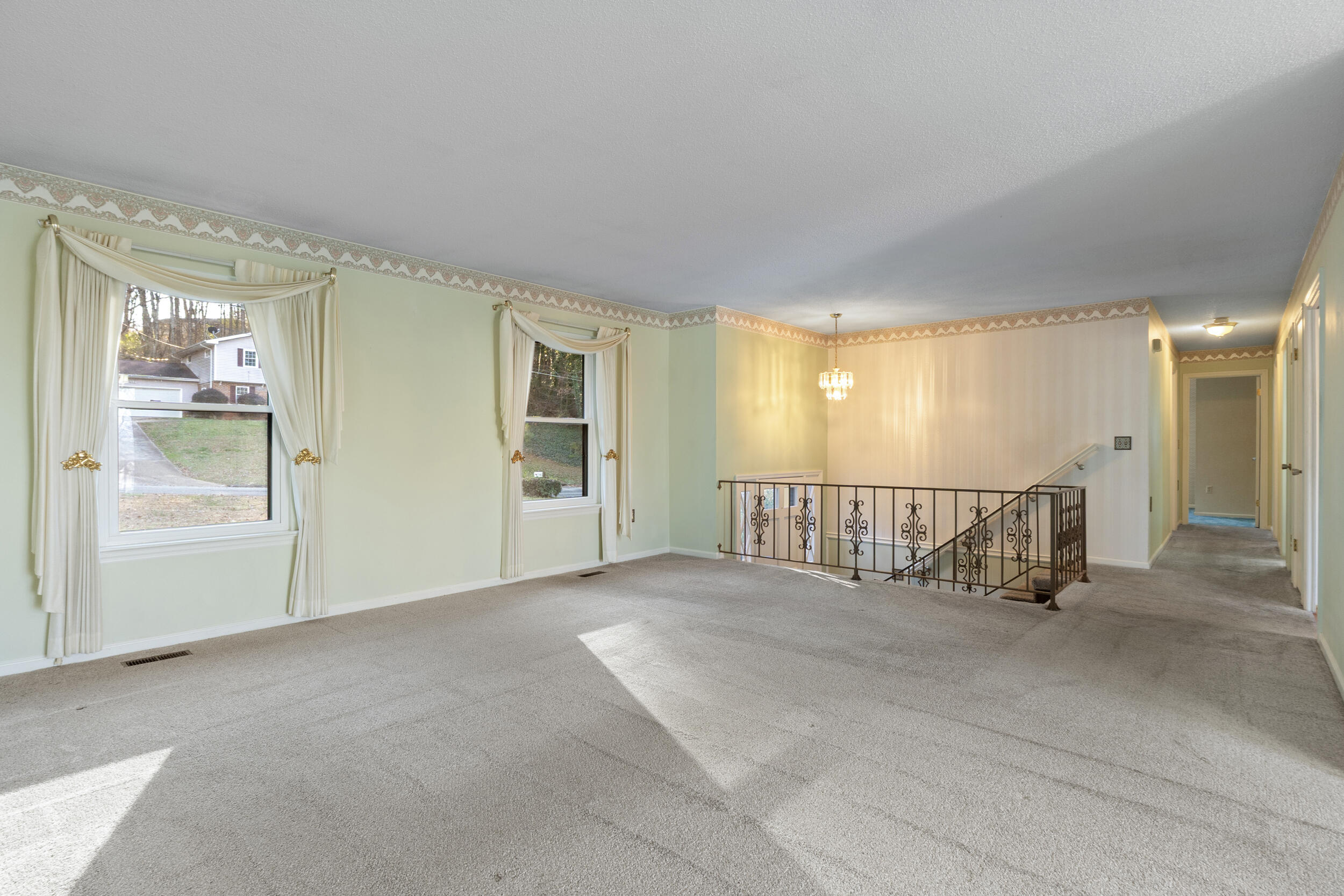 909 Chestnut Wood Lane