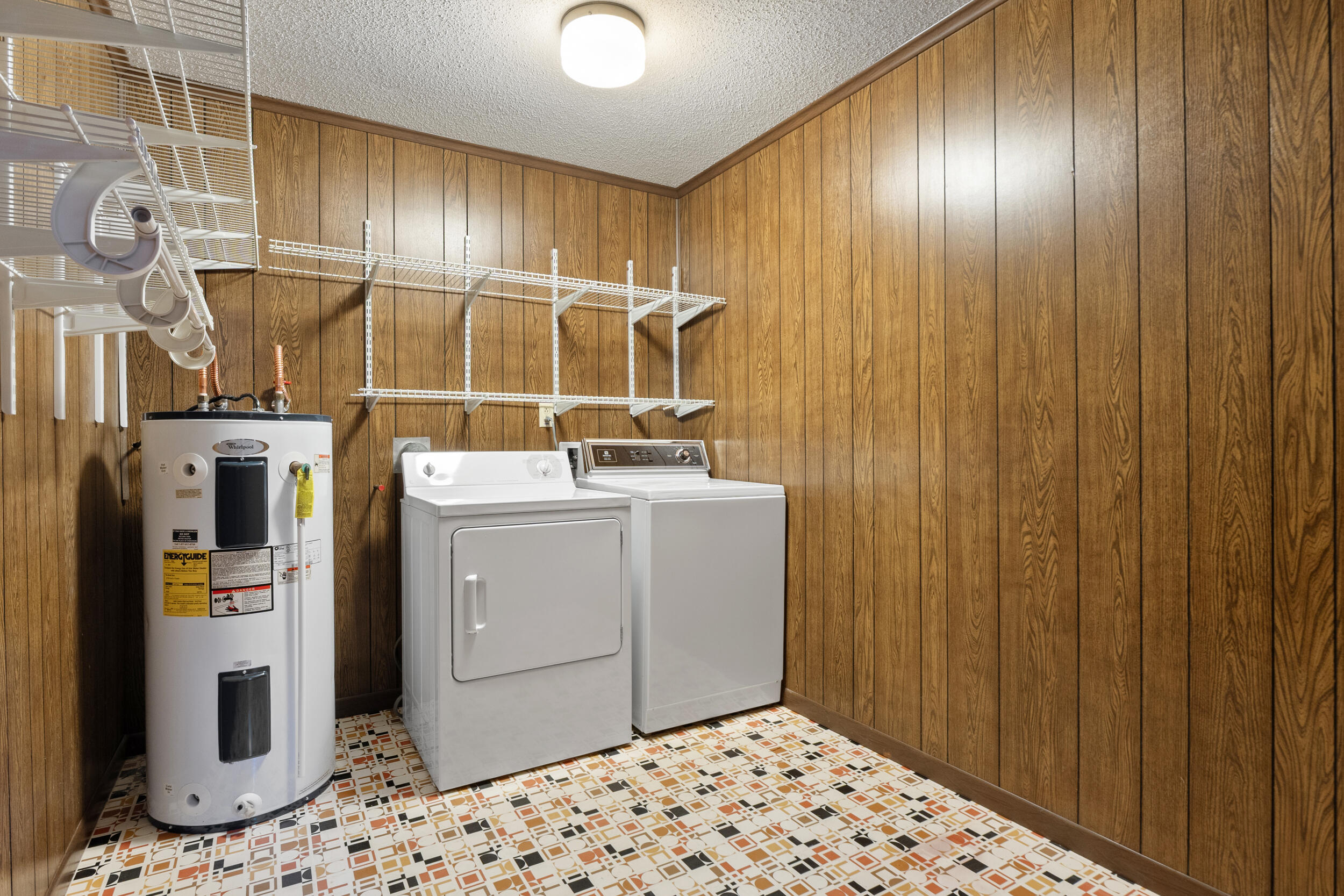 909 Chestnut Wood Lane