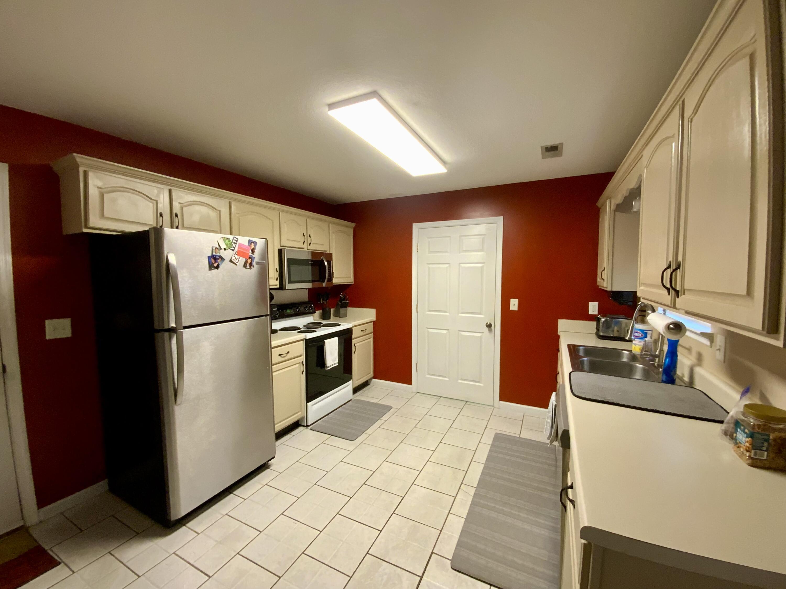 634 N Peppercorn Lane