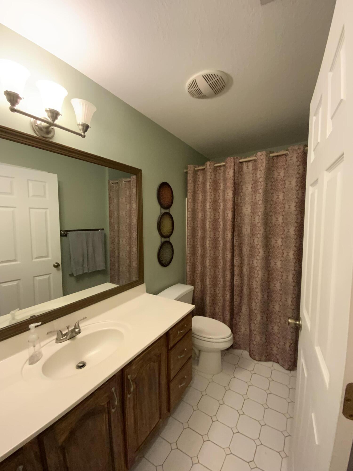 634 N Peppercorn Lane