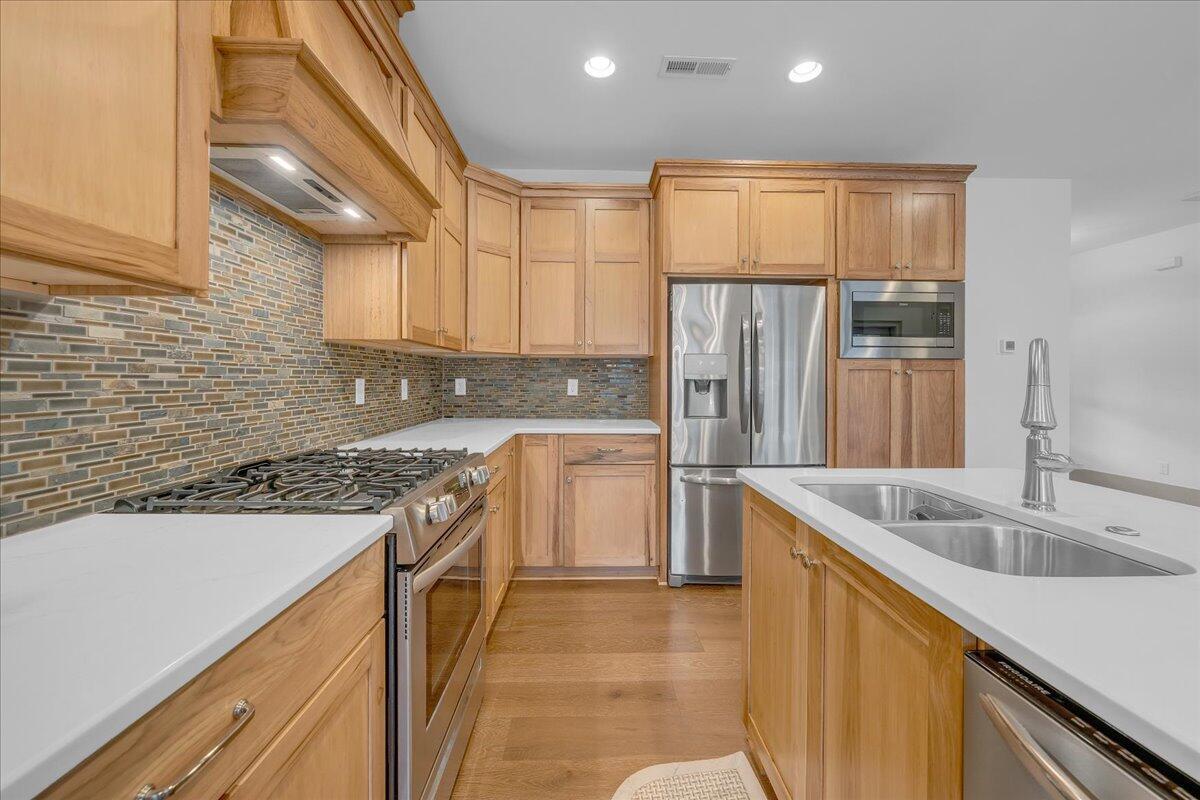 3200 Crockett Pointe