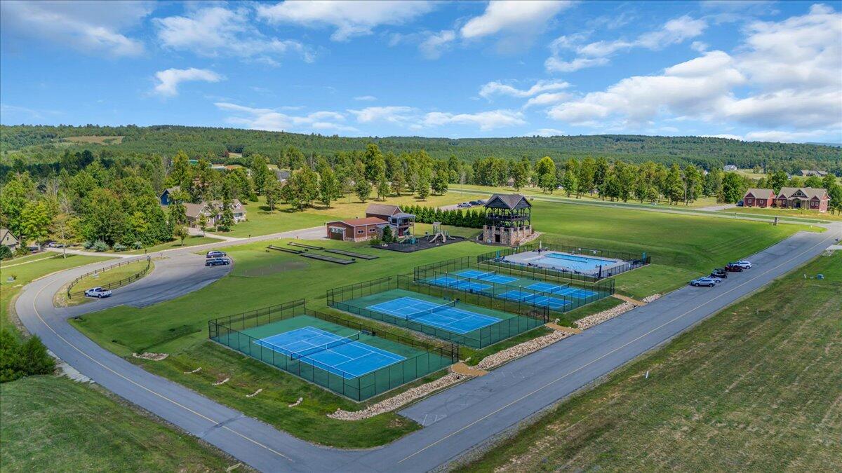 3200 Crockett Pointe