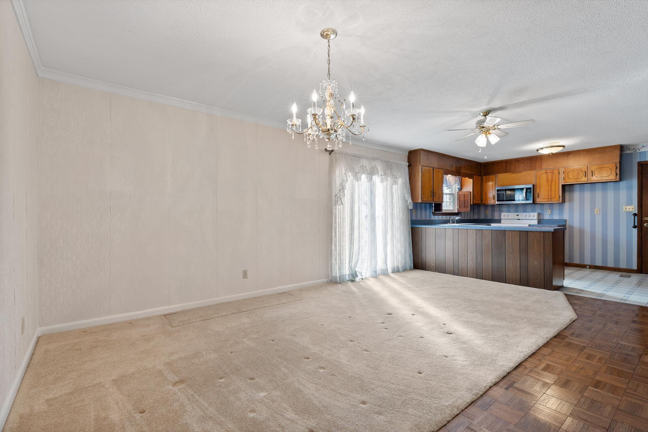 2104 Crown Court Lane