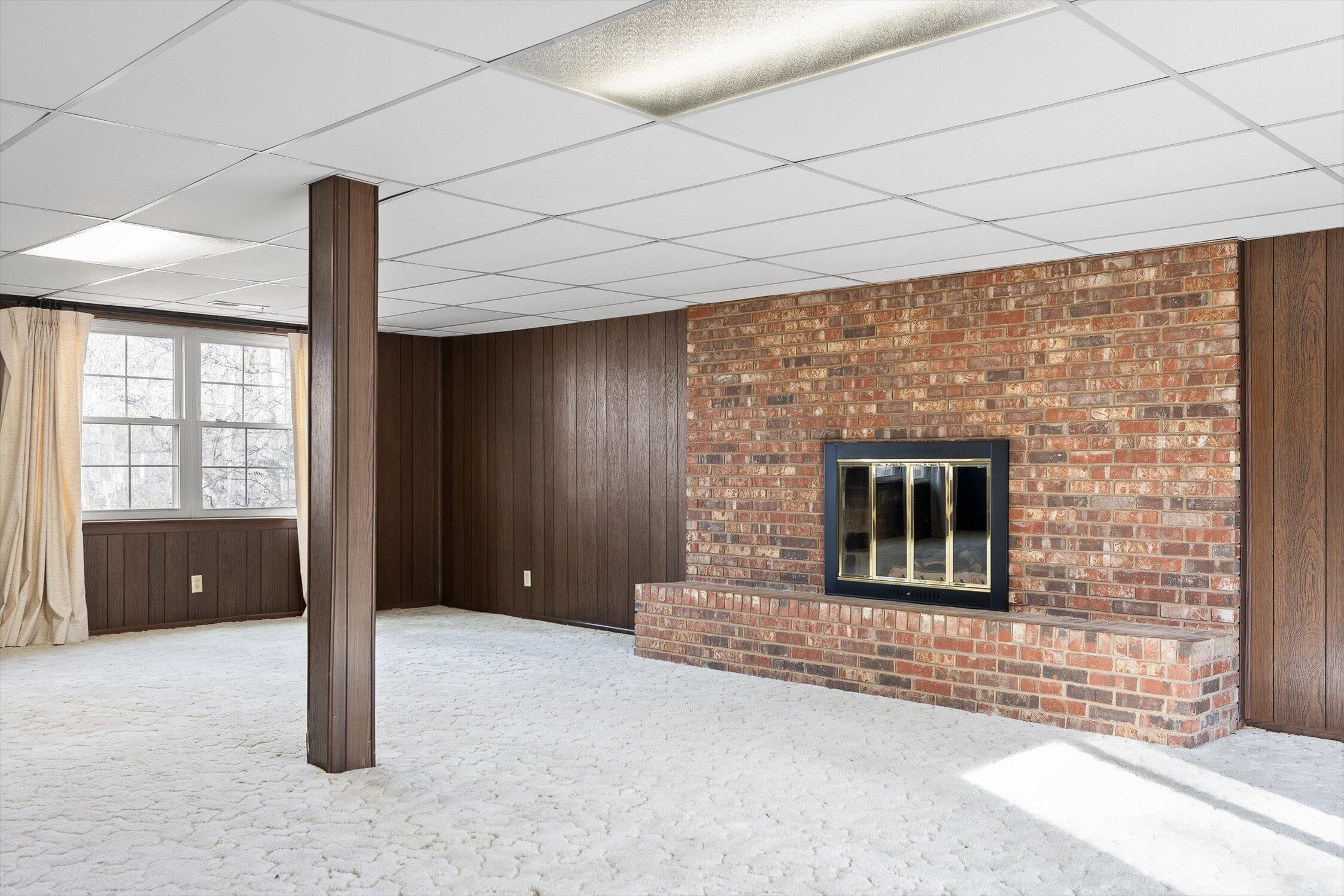 2104 Crown Court Lane