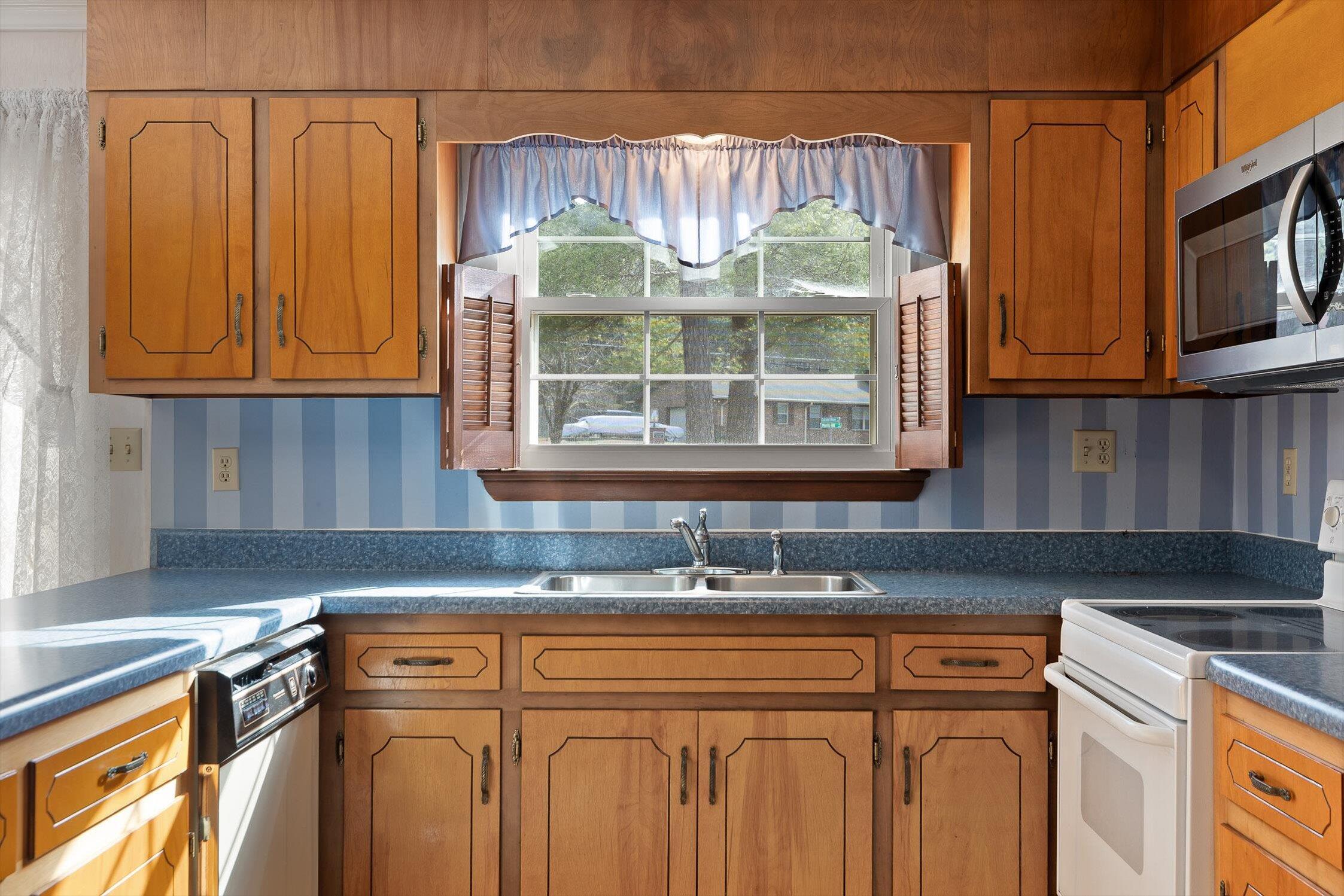 2104 Crown Court Lane