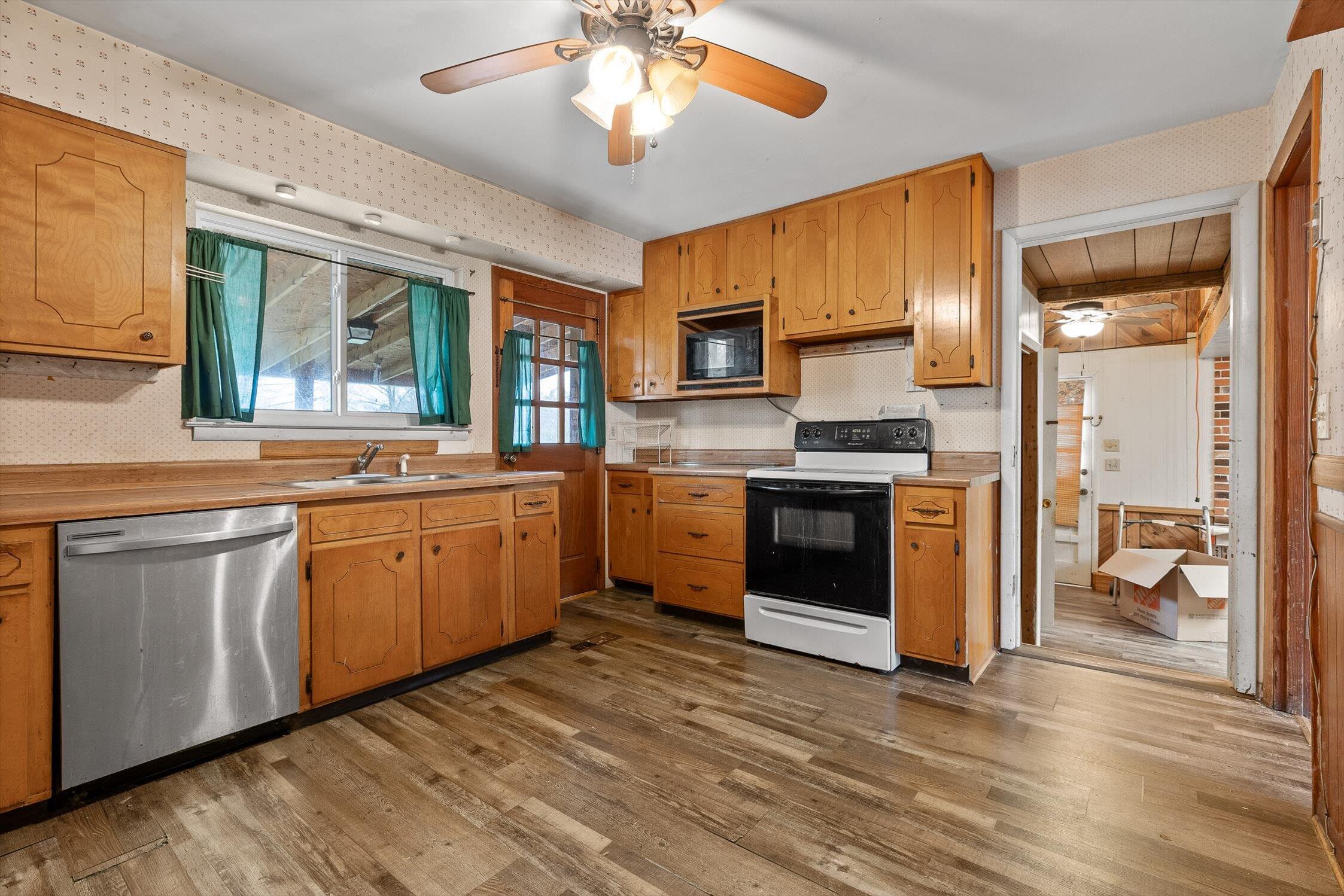 8306 Pine Ridge Road