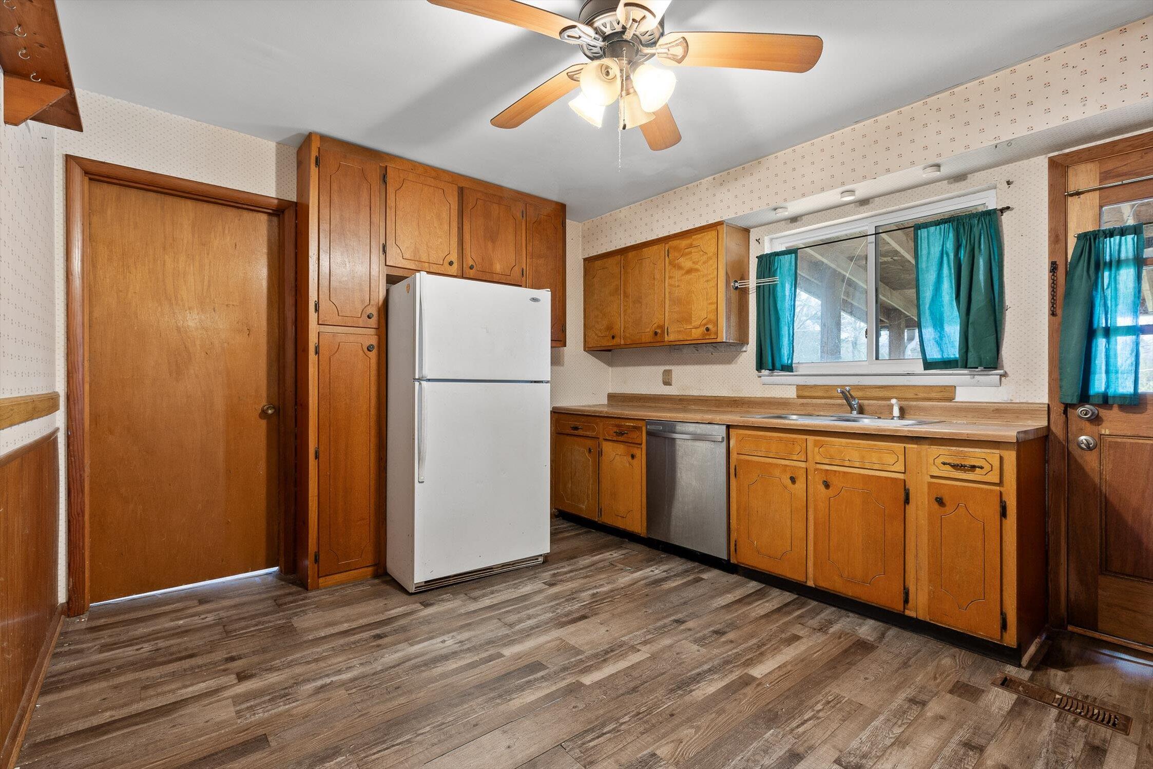 8306 Pine Ridge Road