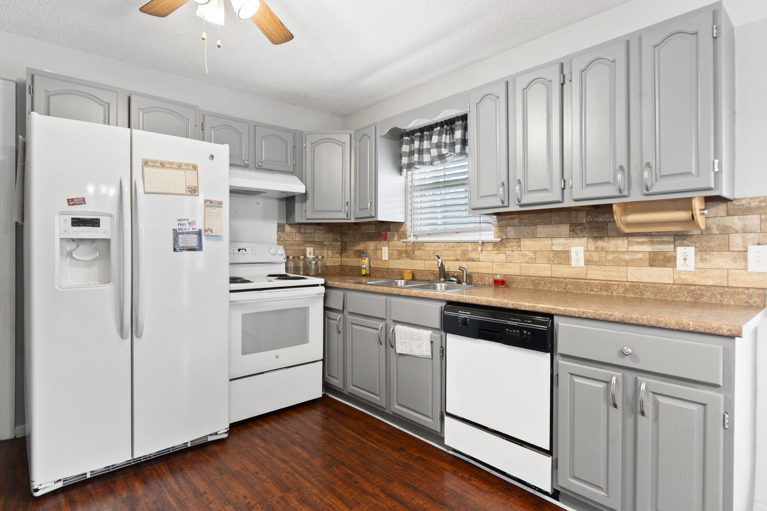 32 Oak Shadows Drive