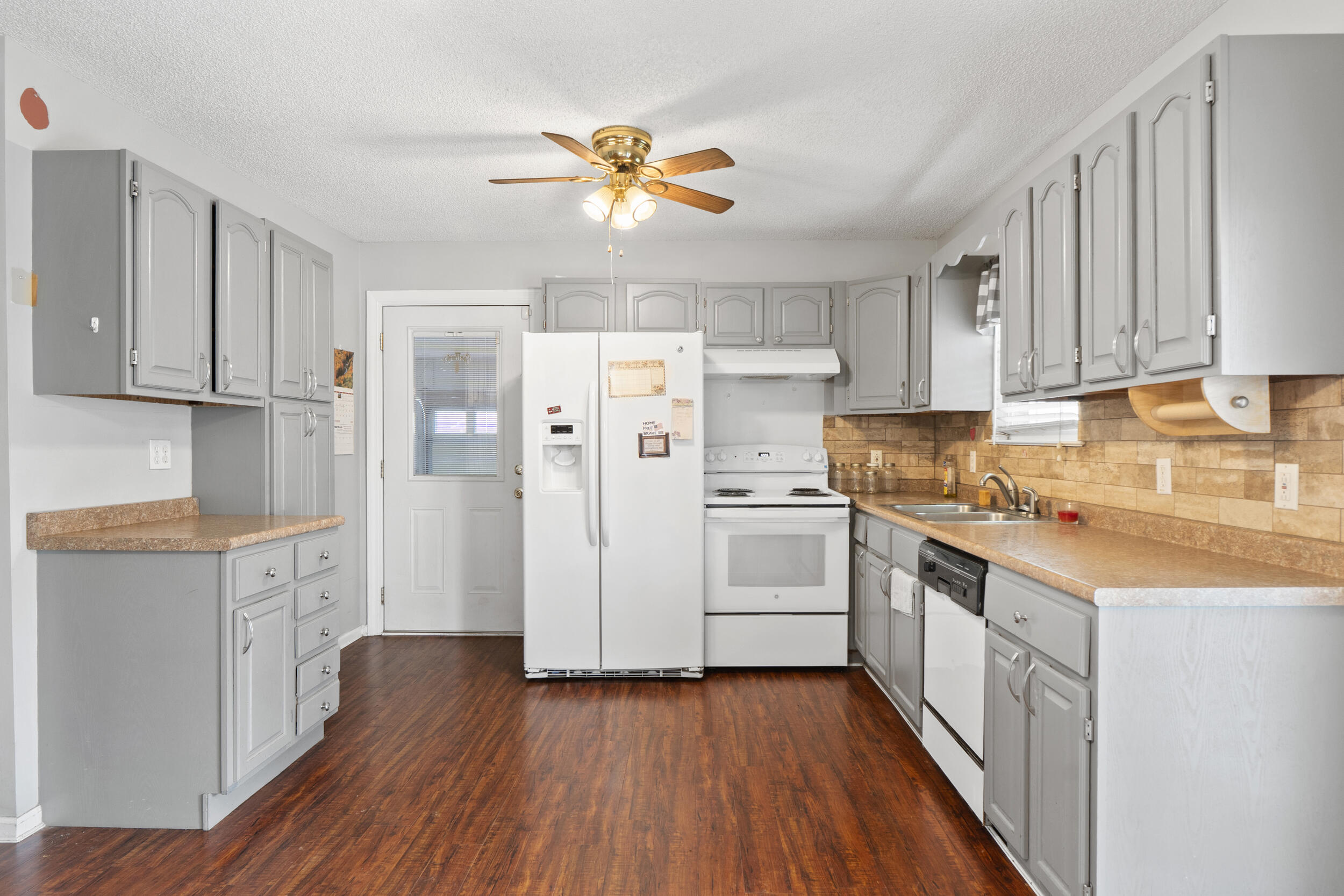 32 Oak Shadows Drive