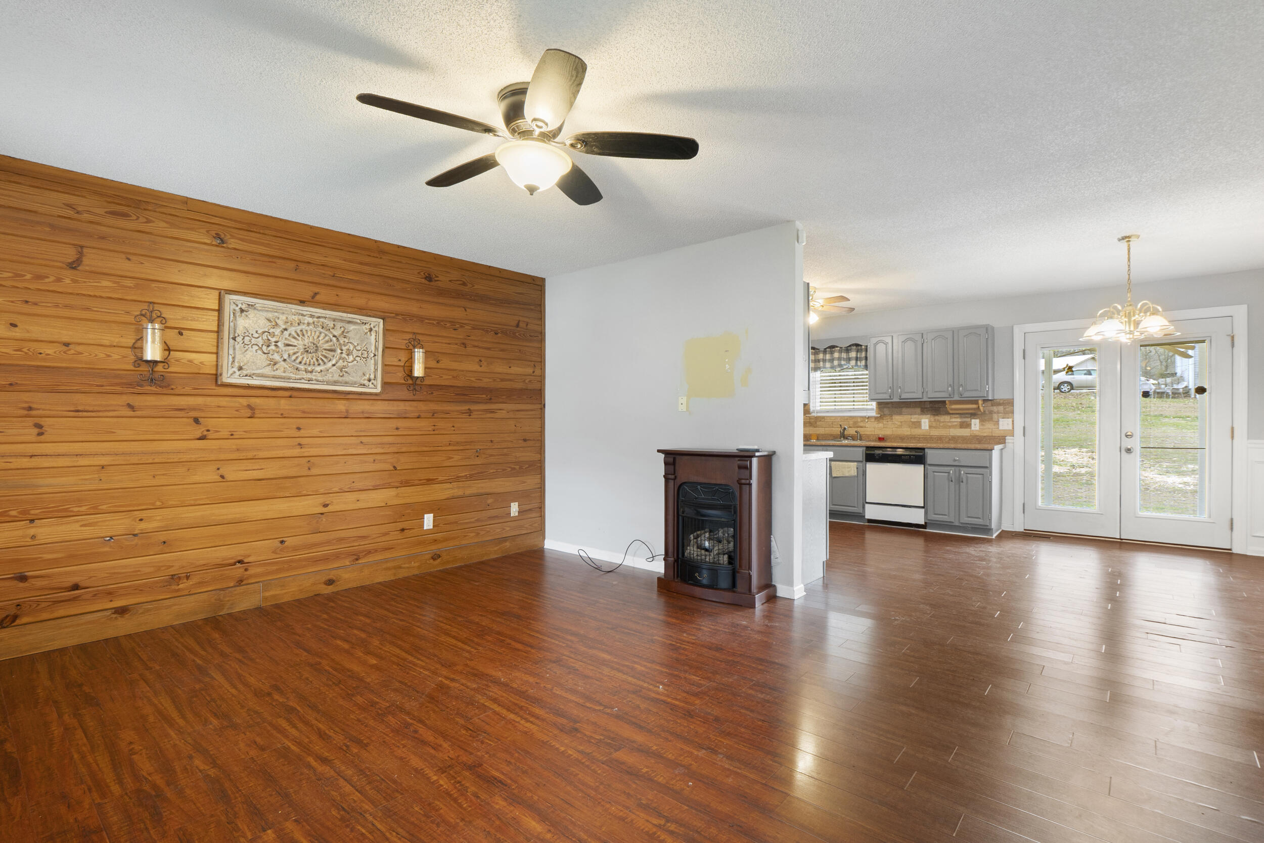 32 Oak Shadows Drive