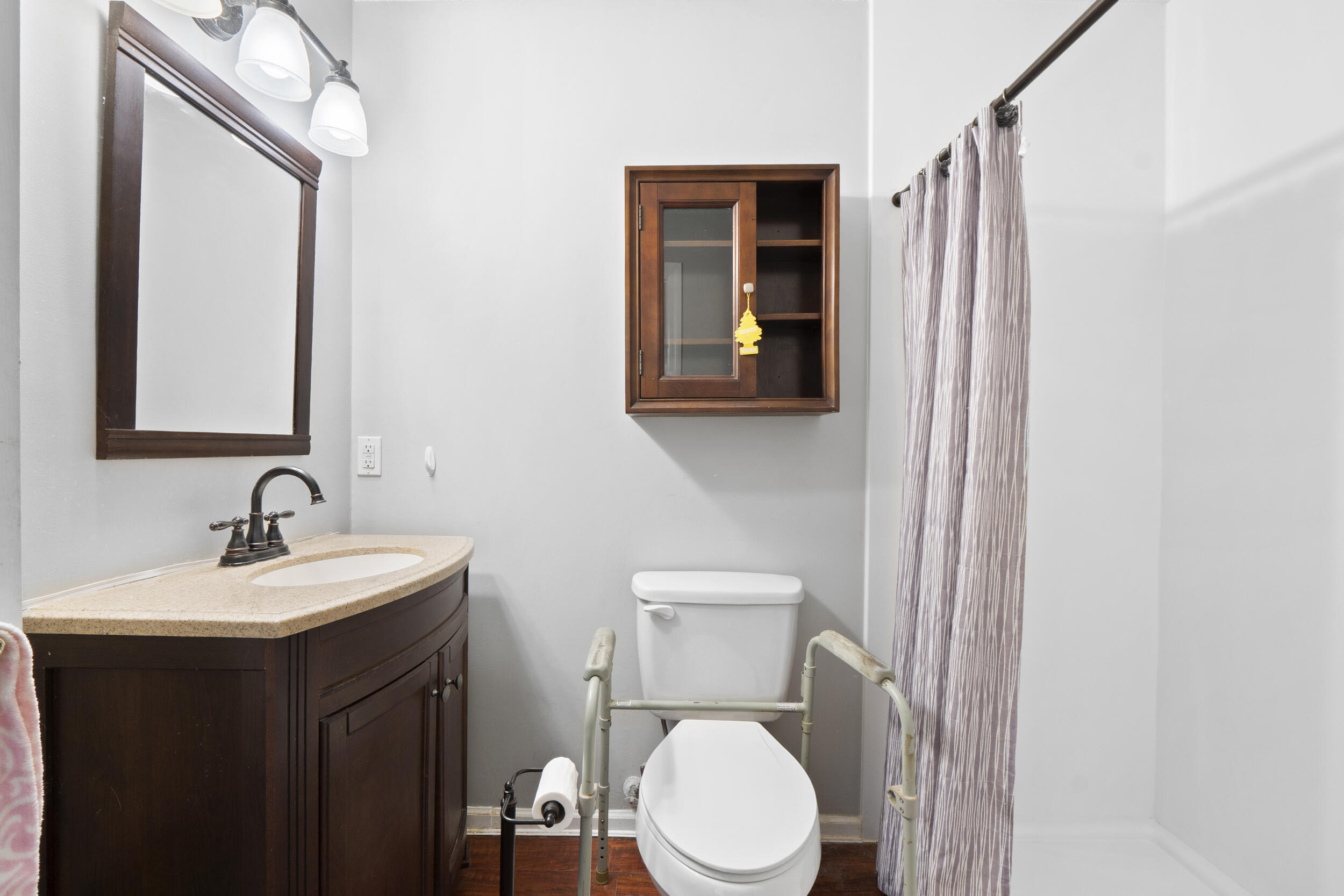 32 Oak Shadows Drive