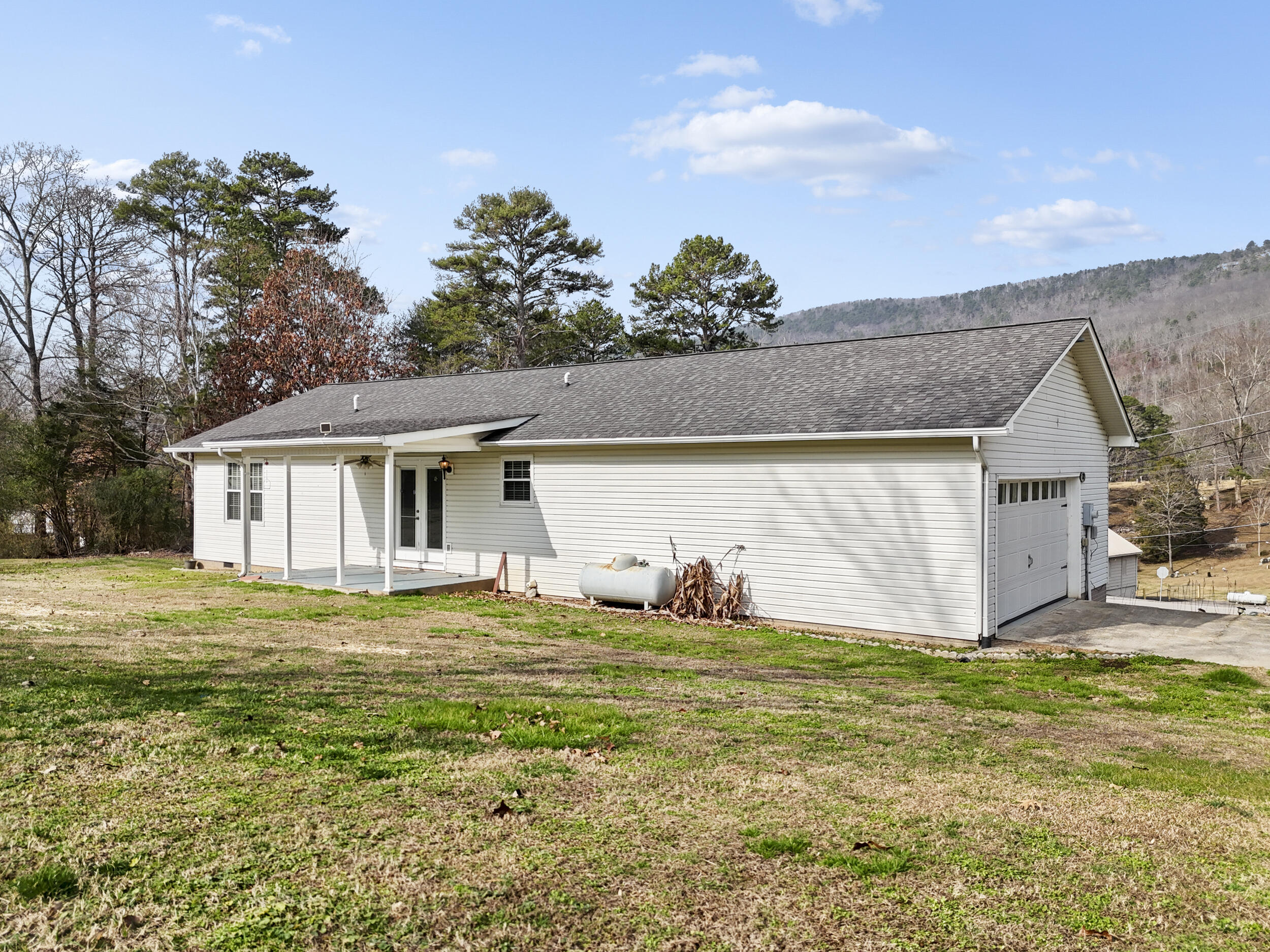 32 Oak Shadows Drive