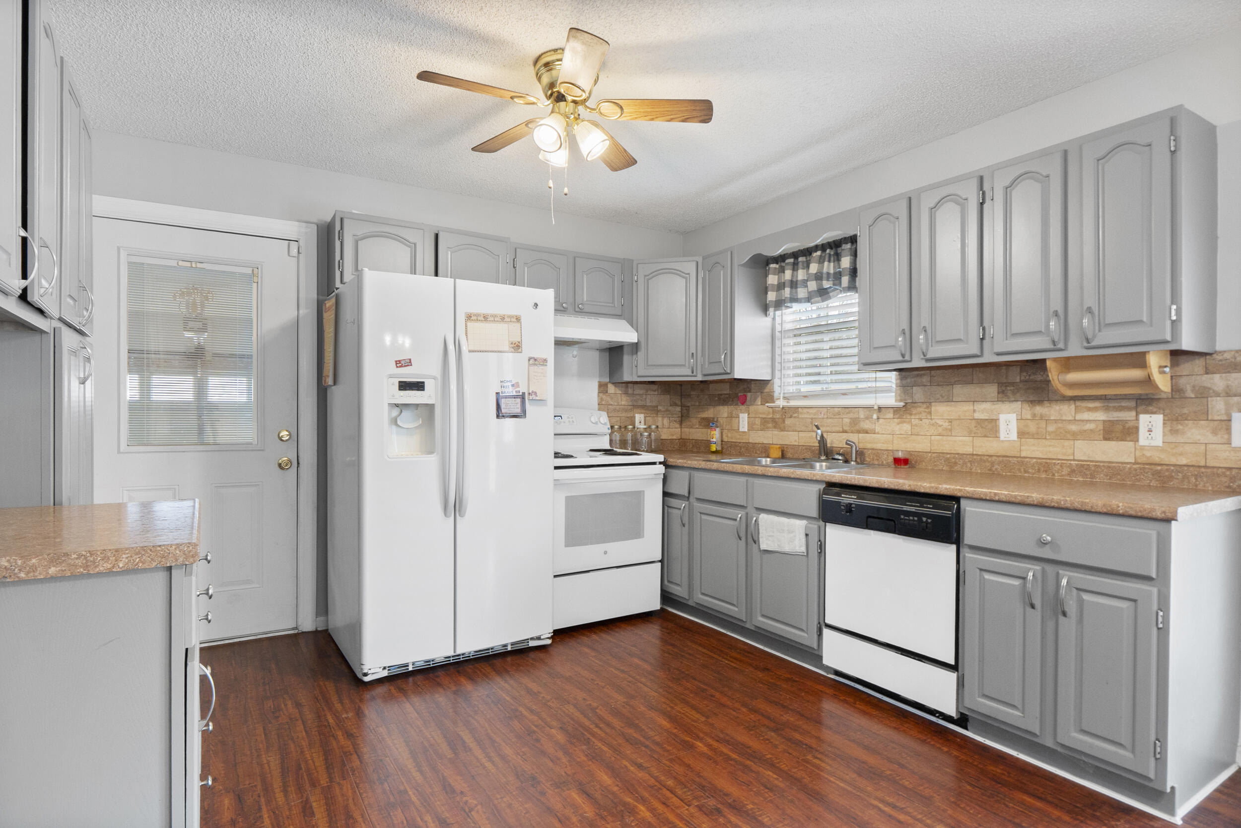 32 Oak Shadows Drive