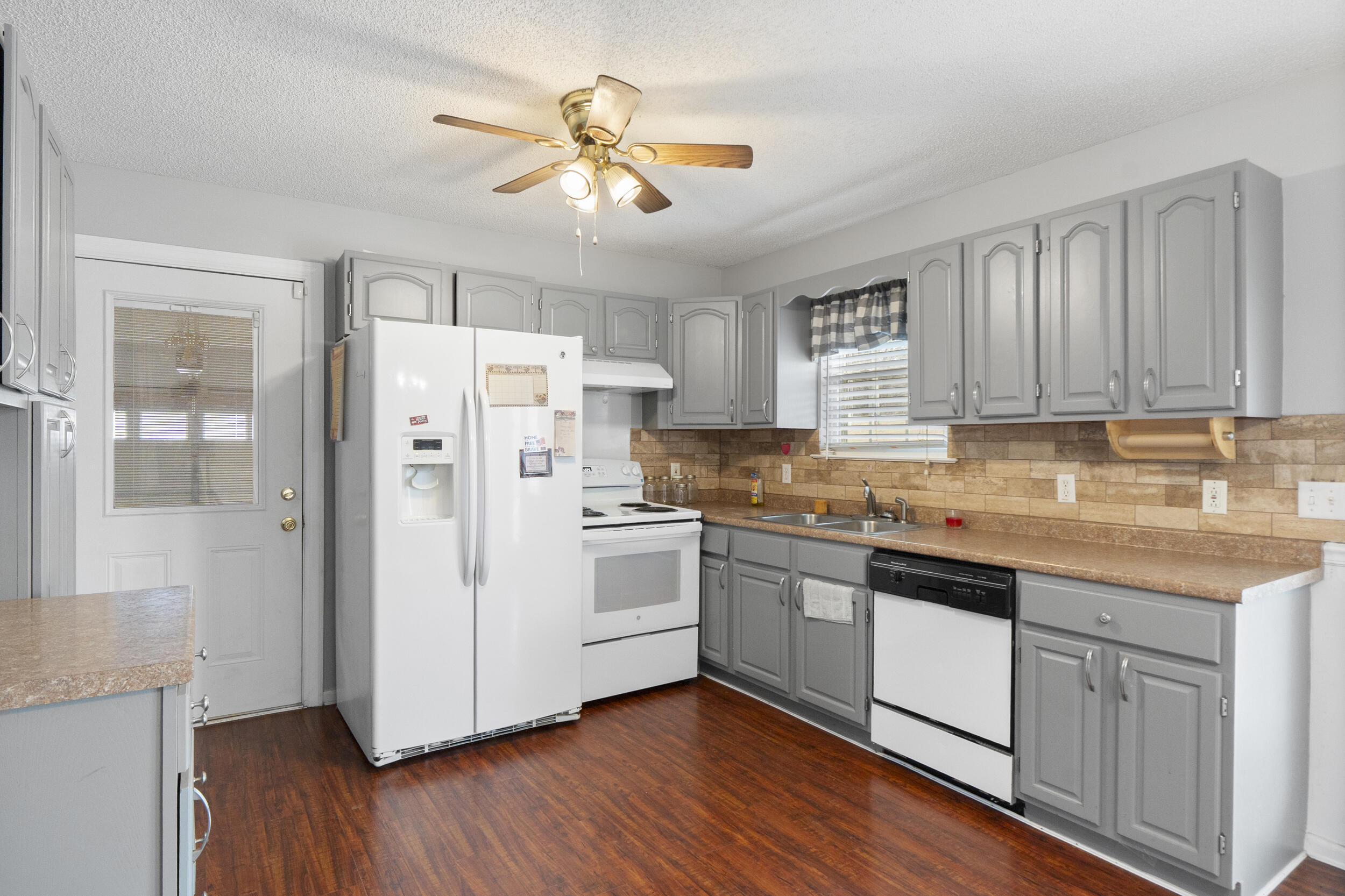 32 Oak Shadows Drive