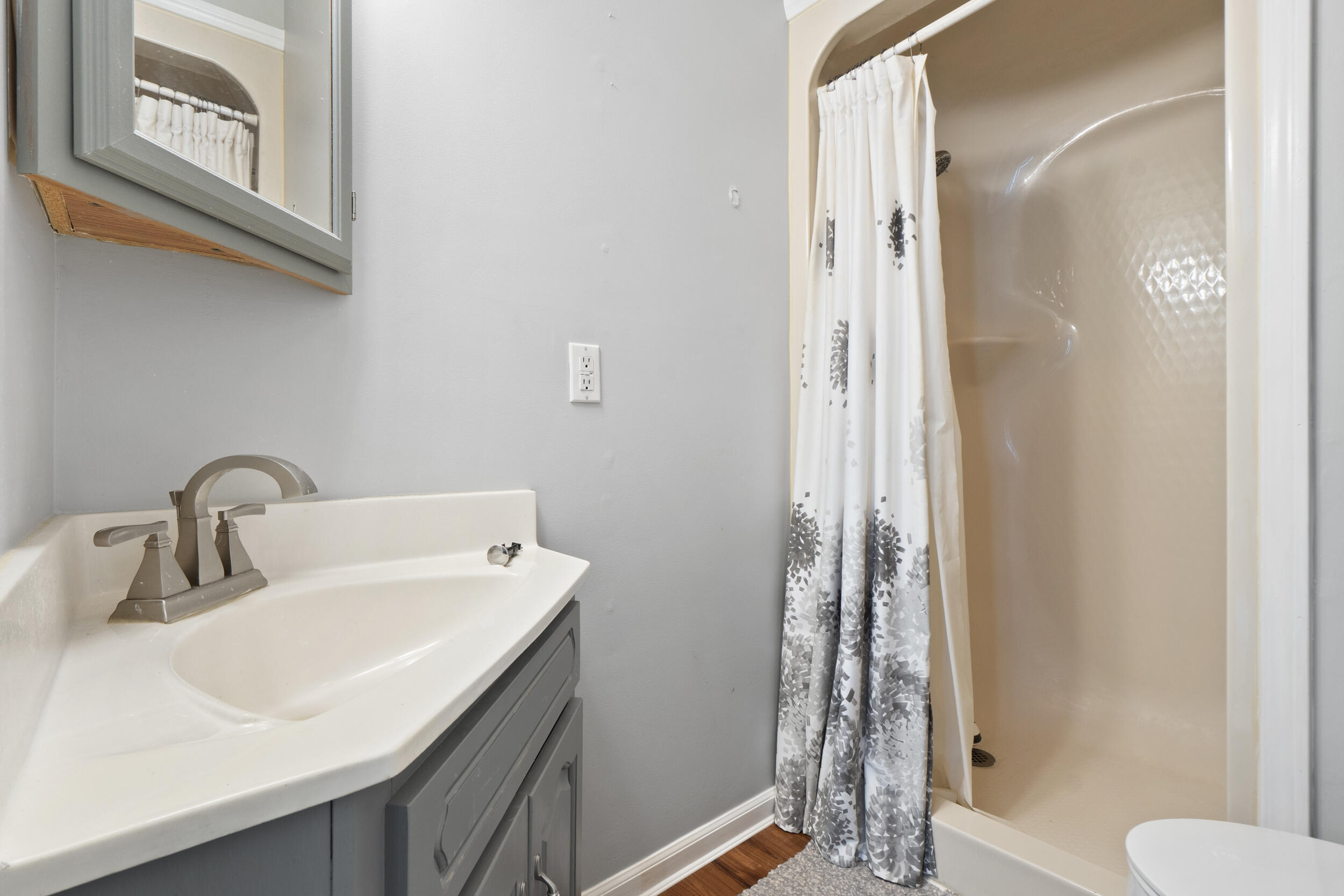 32 Oak Shadows Drive