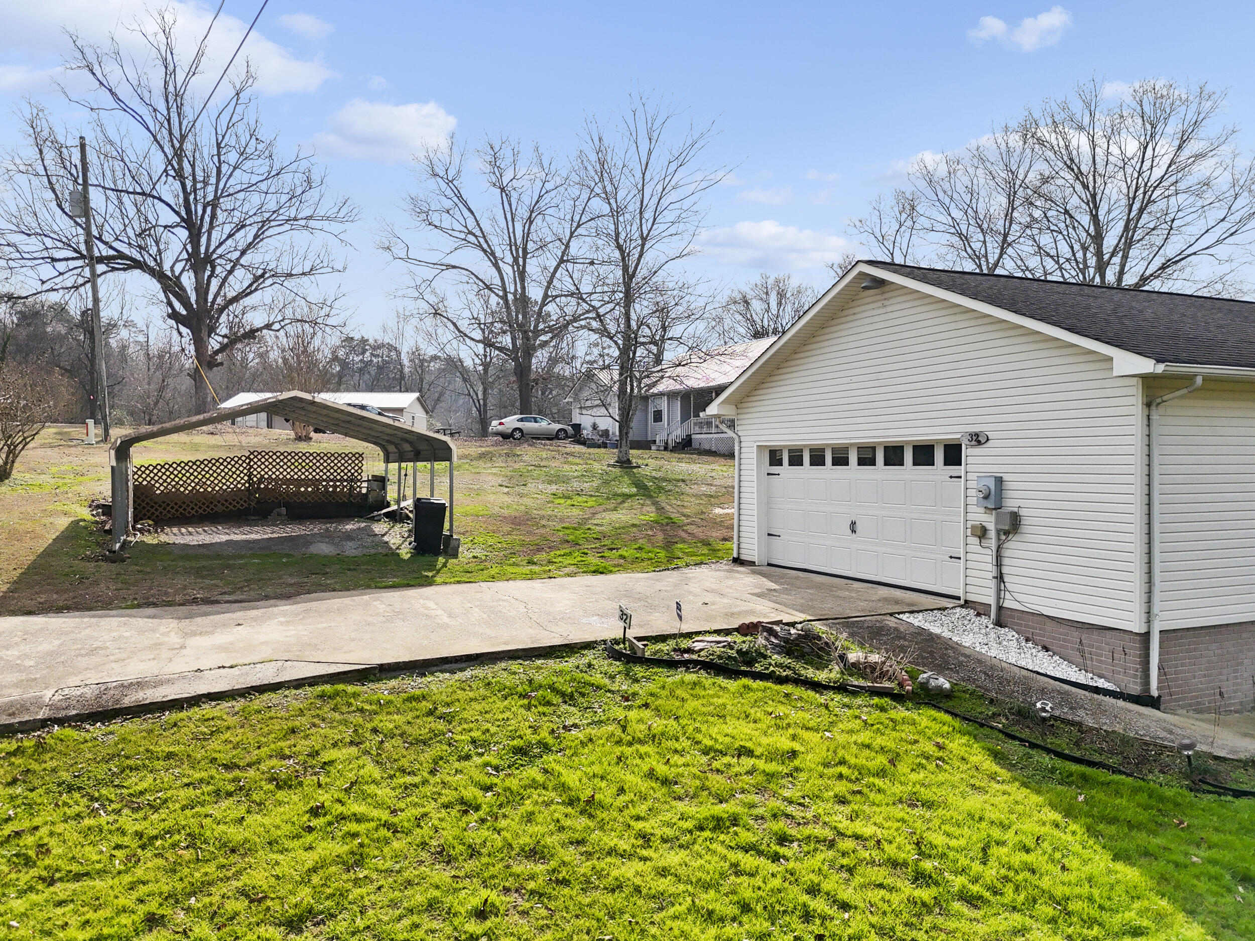 32 Oak Shadows Drive