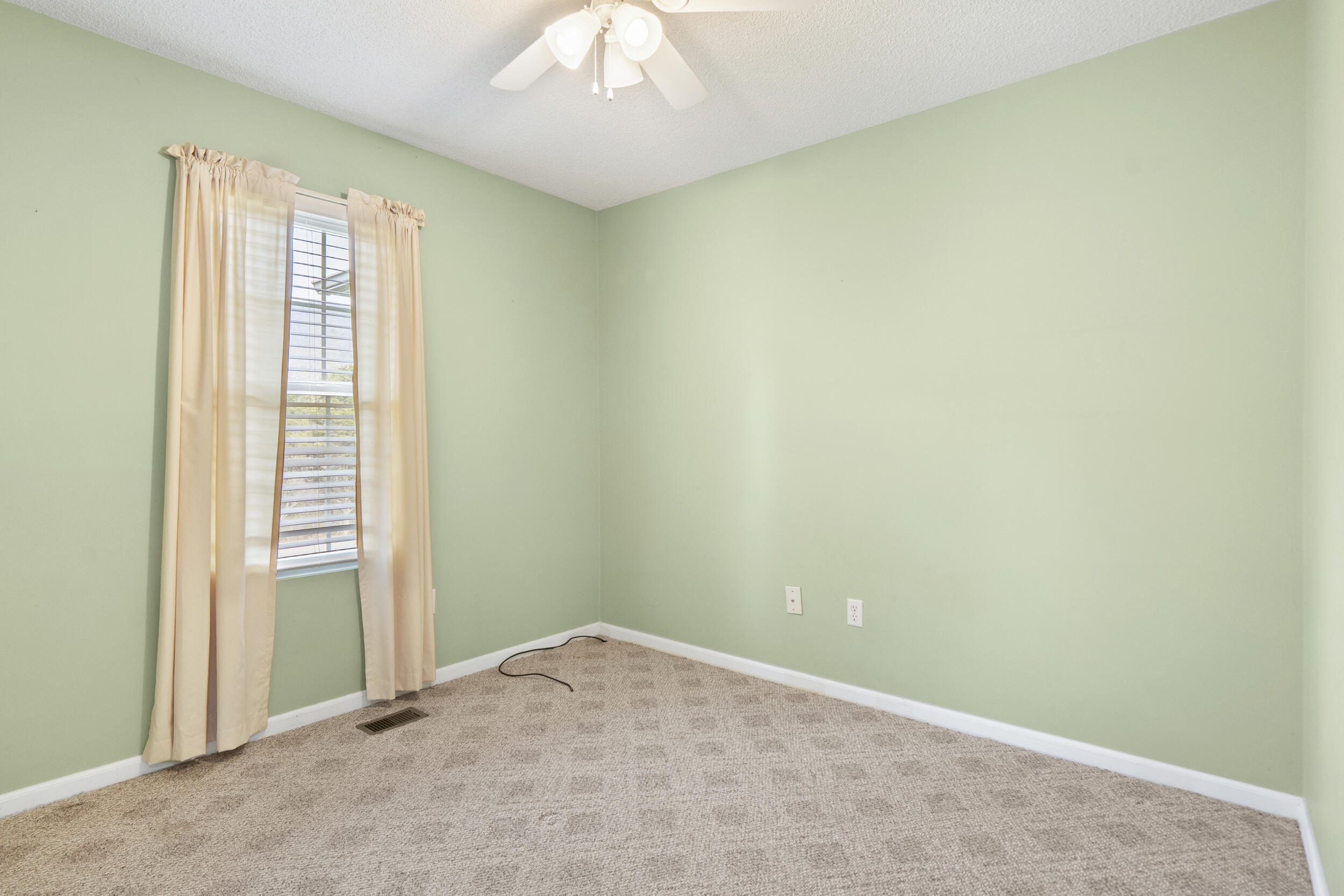 32 Oak Shadows Drive