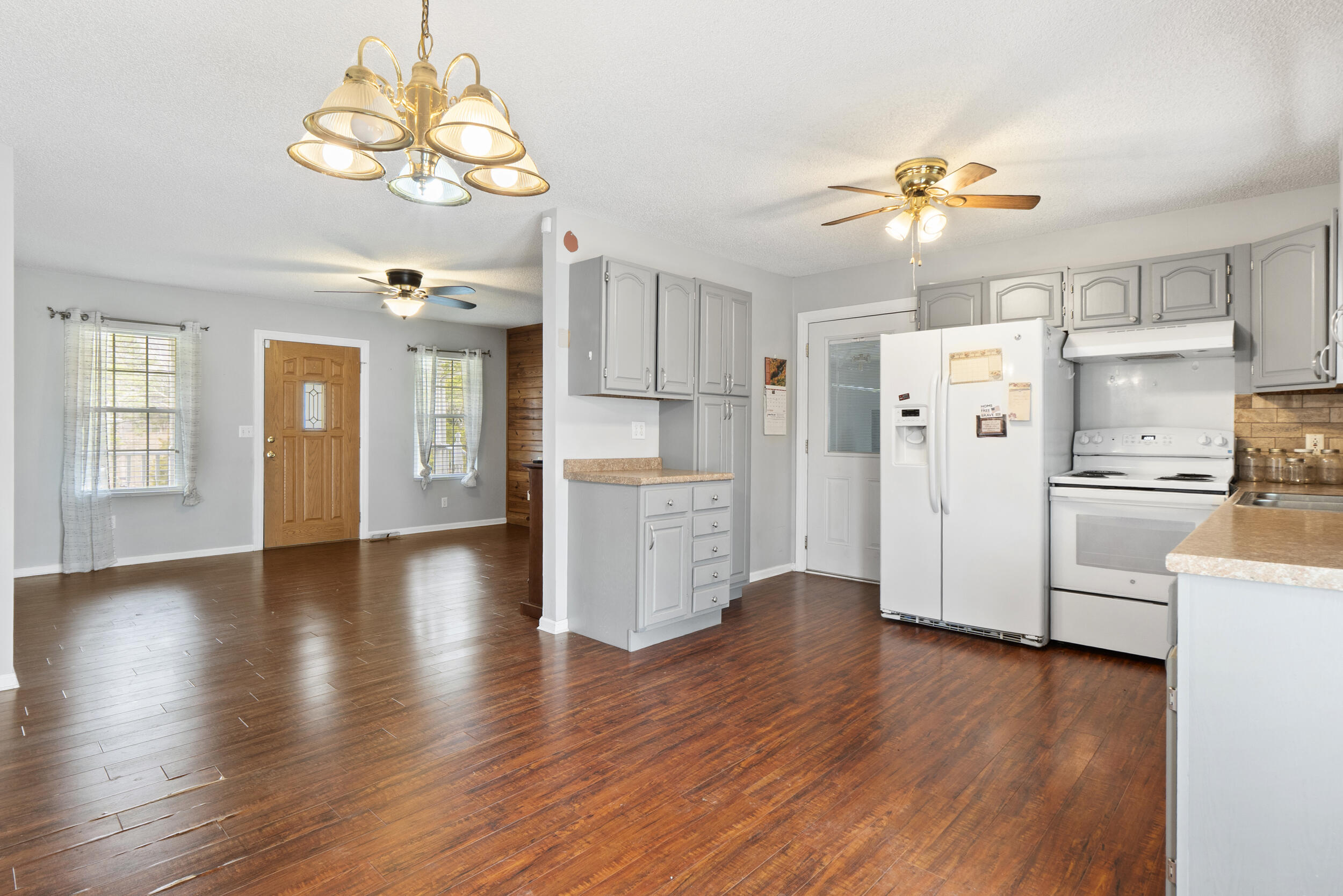 32 Oak Shadows Drive