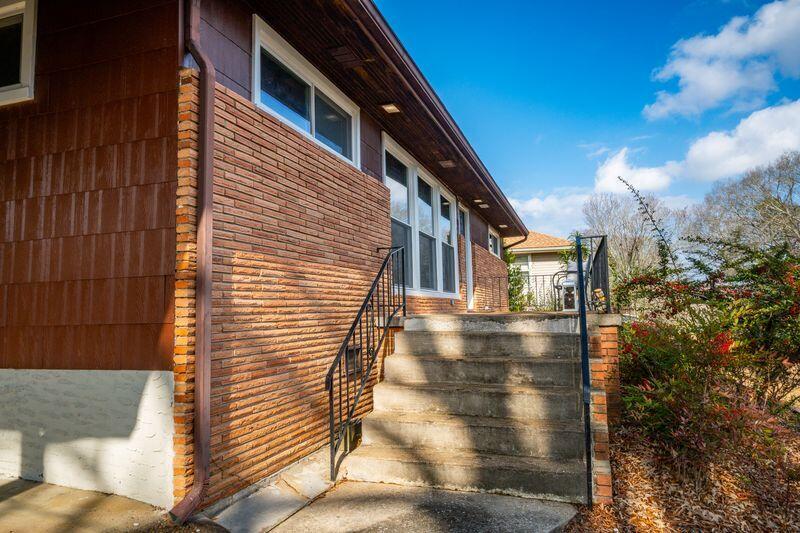 321 Hillcrest Avenue