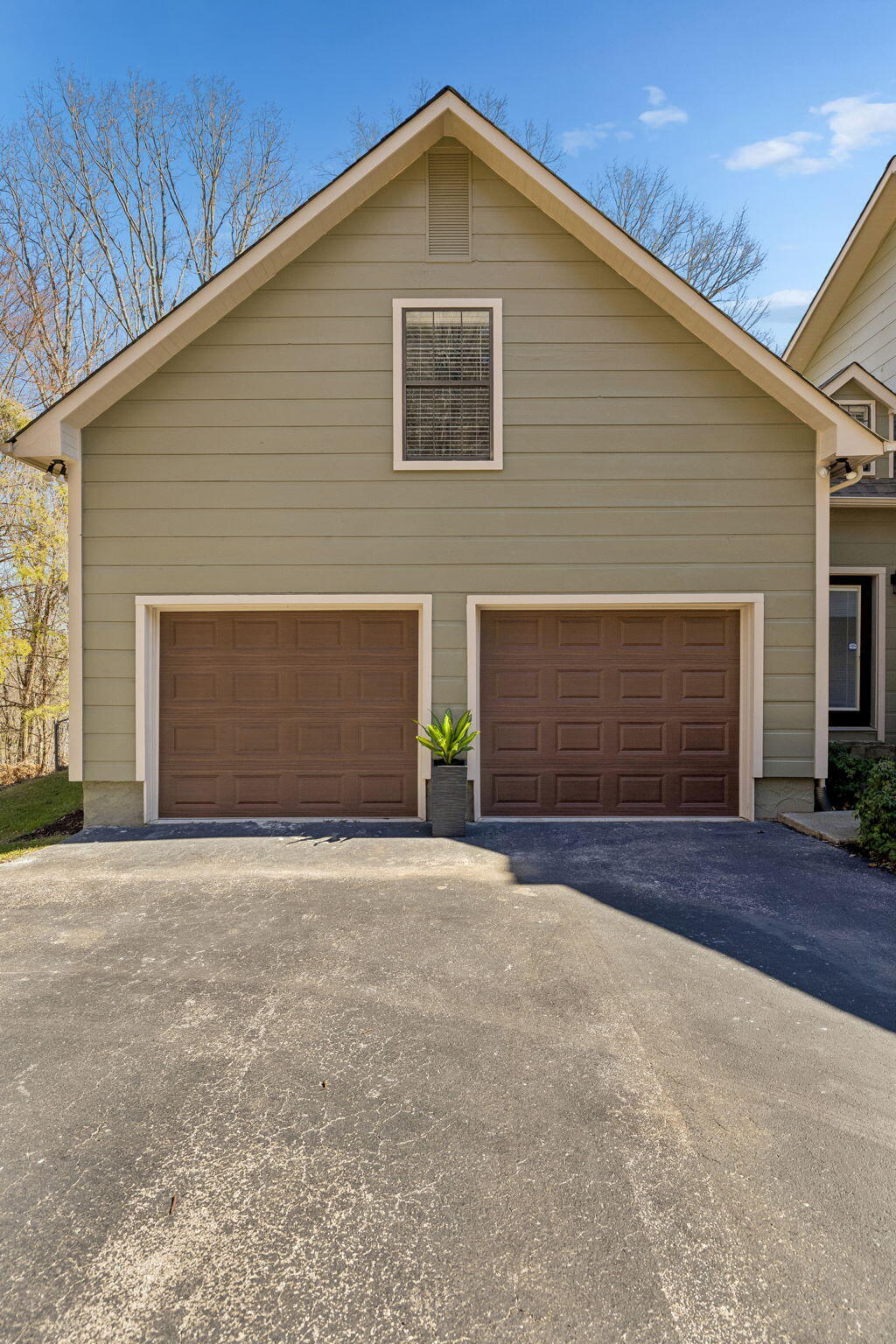 1854 Powder Springs Circle