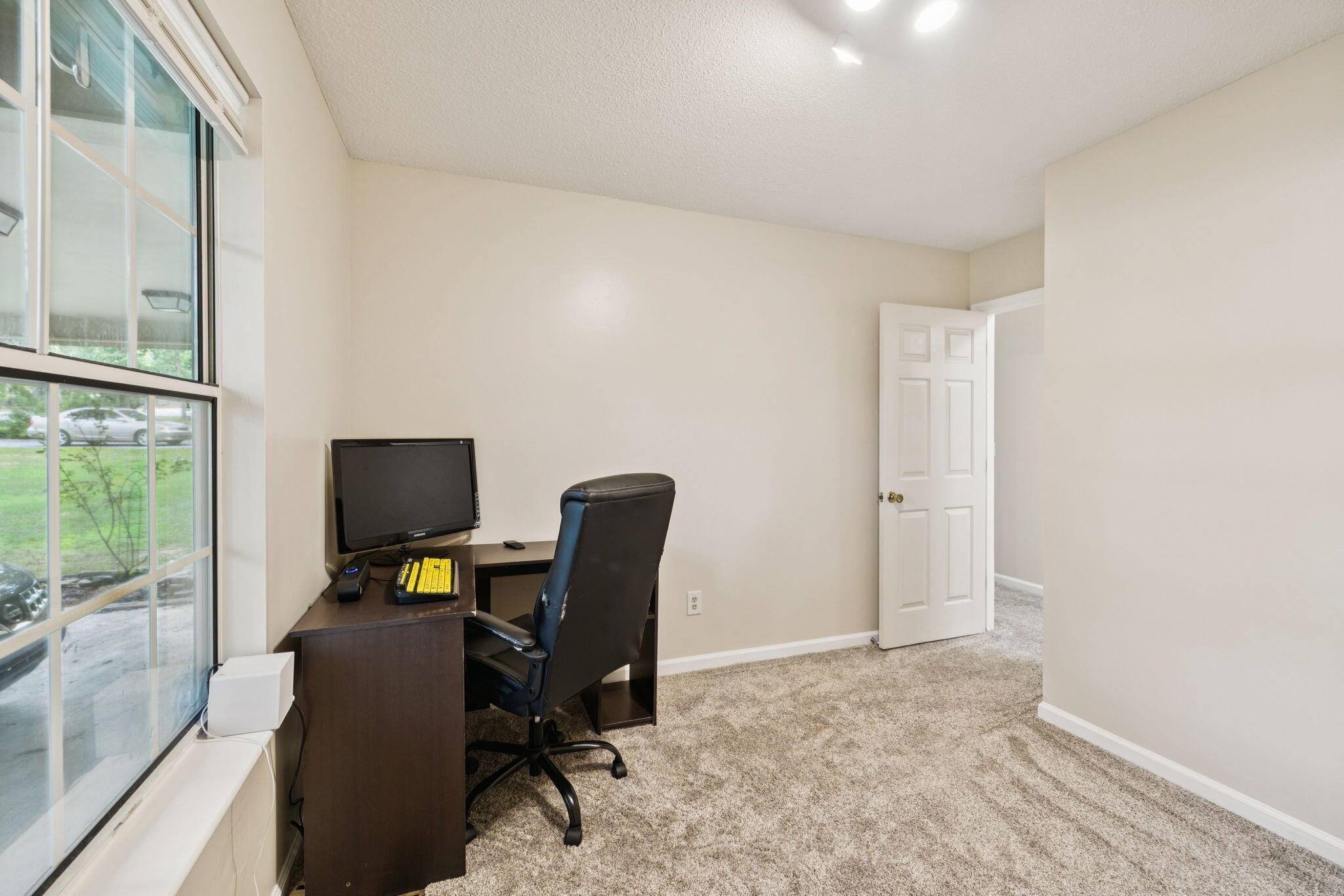 1018 Ridgeway Avenue