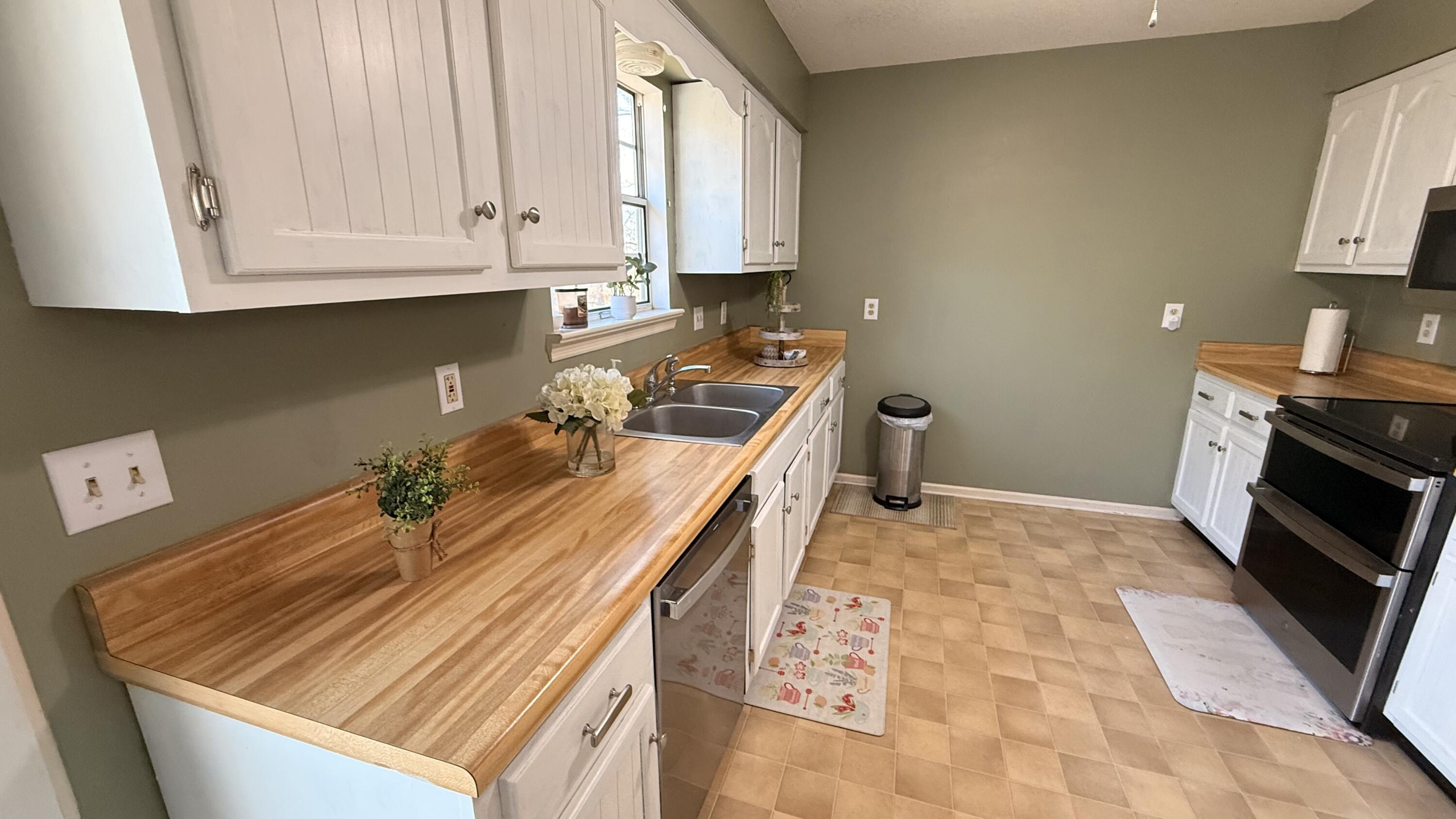 1018 Ridgeway Avenue