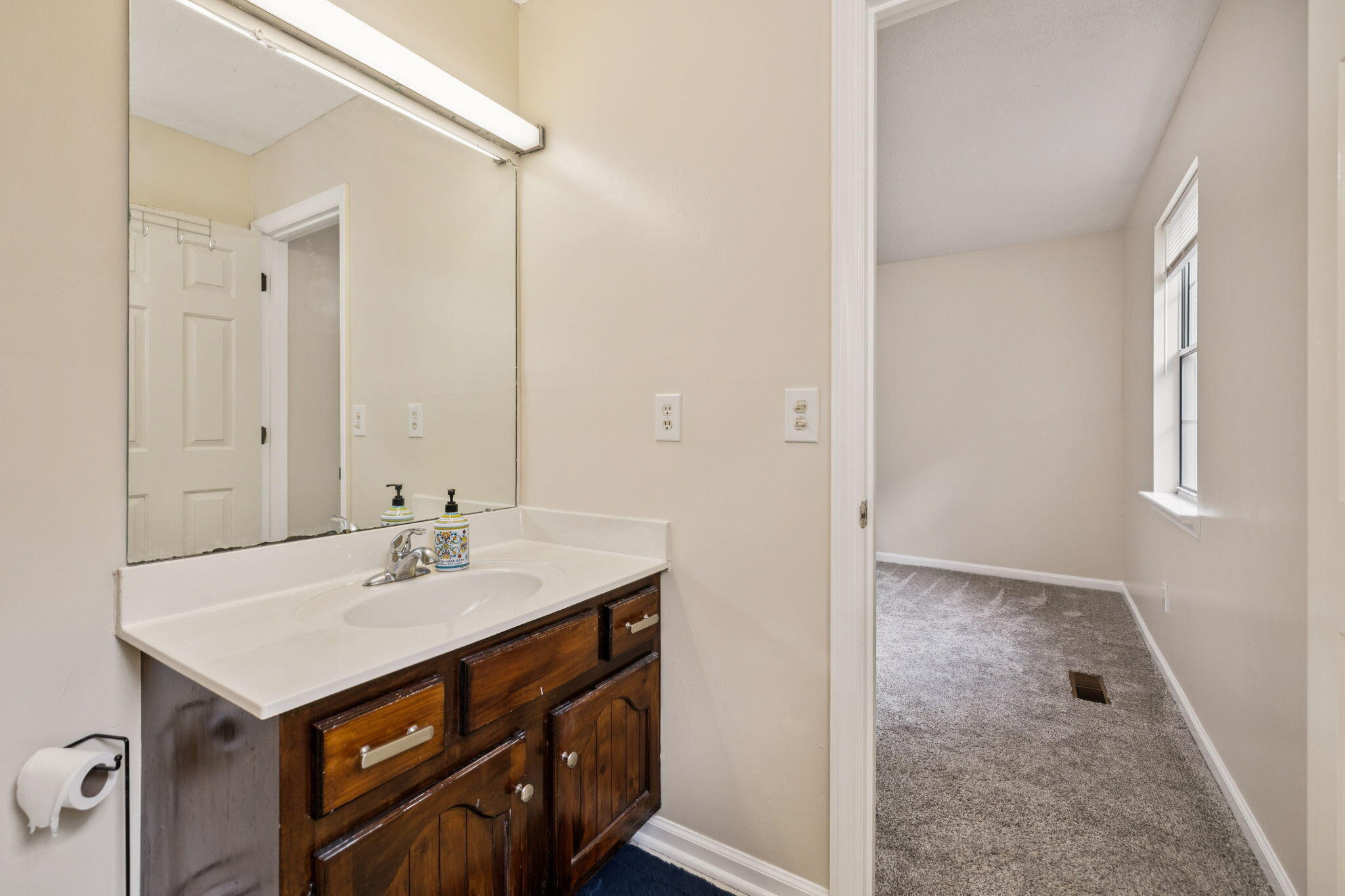 1018 Ridgeway Avenue